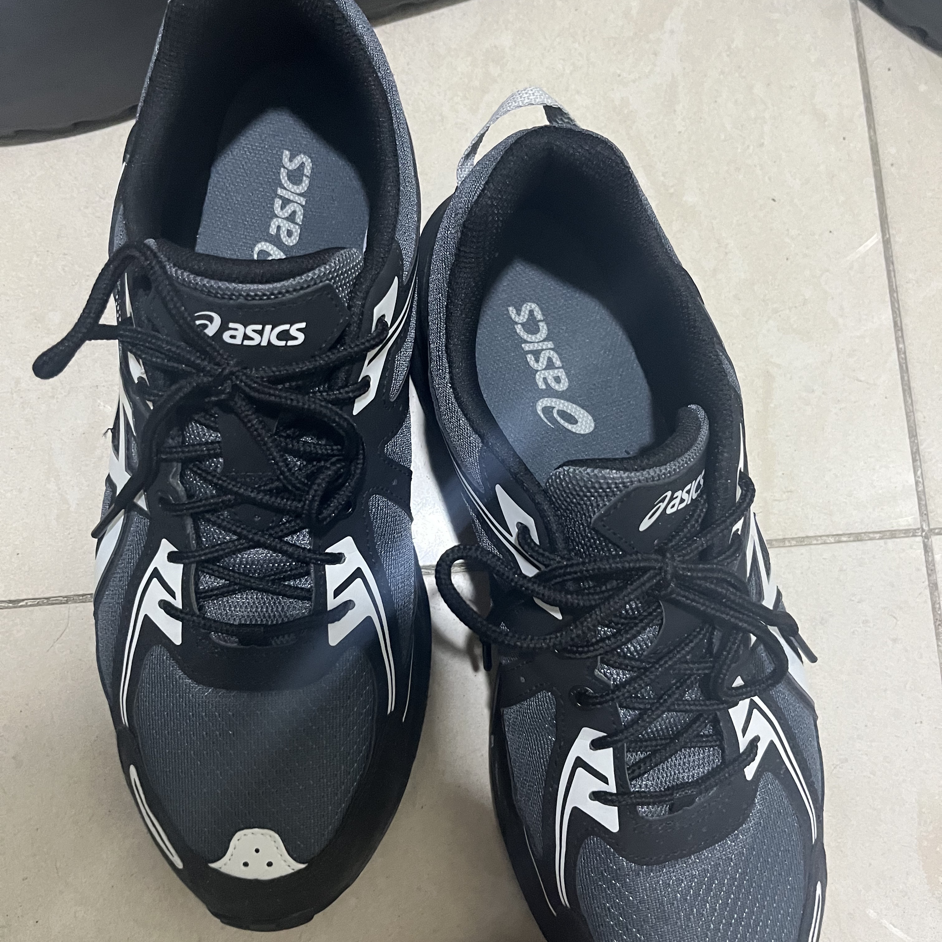 Asics Gel-Venture 6 Carrier Grey 착용 스타일