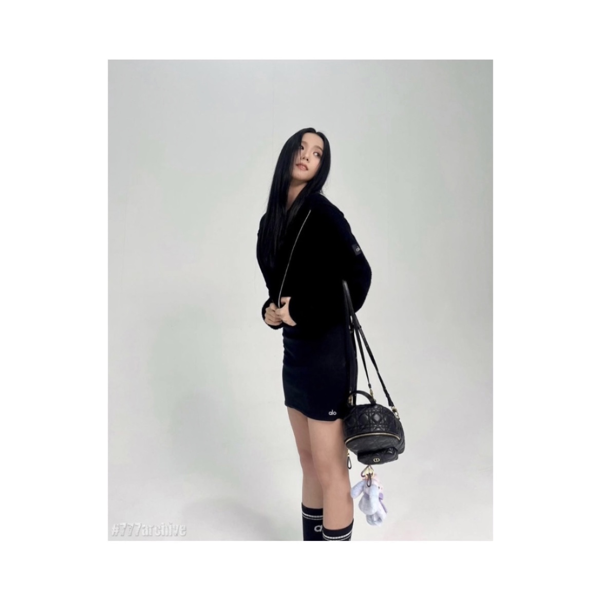 (W) UGG Tazzlita Chestnut, Dior Mini Backpack Cannage Lambskin Black 착용 스타일 - 5