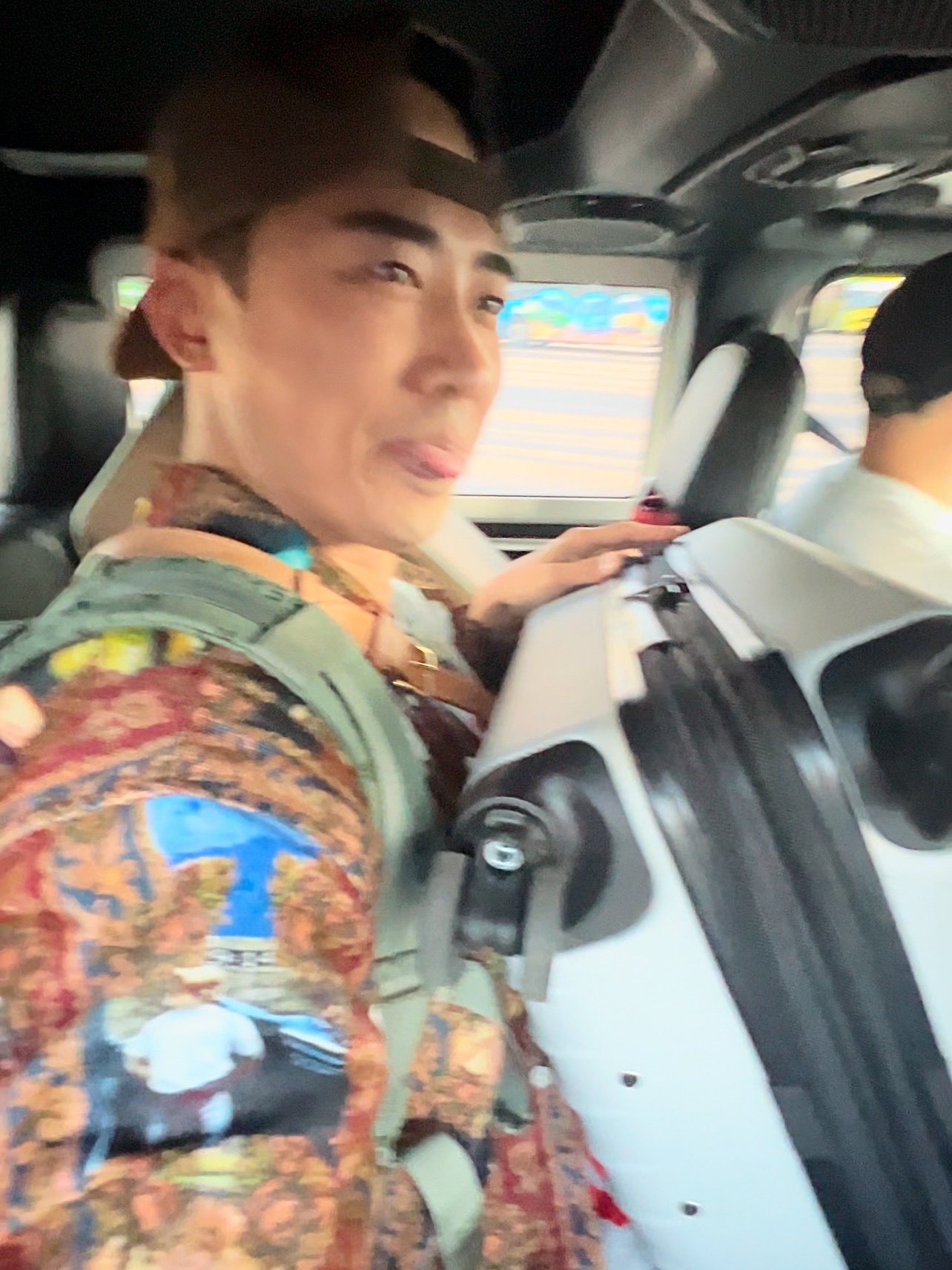 Supreme Mark Leckey Hardcore Printed Corduroy Shirt Multicolor - 23FW, Supreme Don’t Fuck Around T-Shirt Heather Grey - 22FW 착용 스타일 - 7