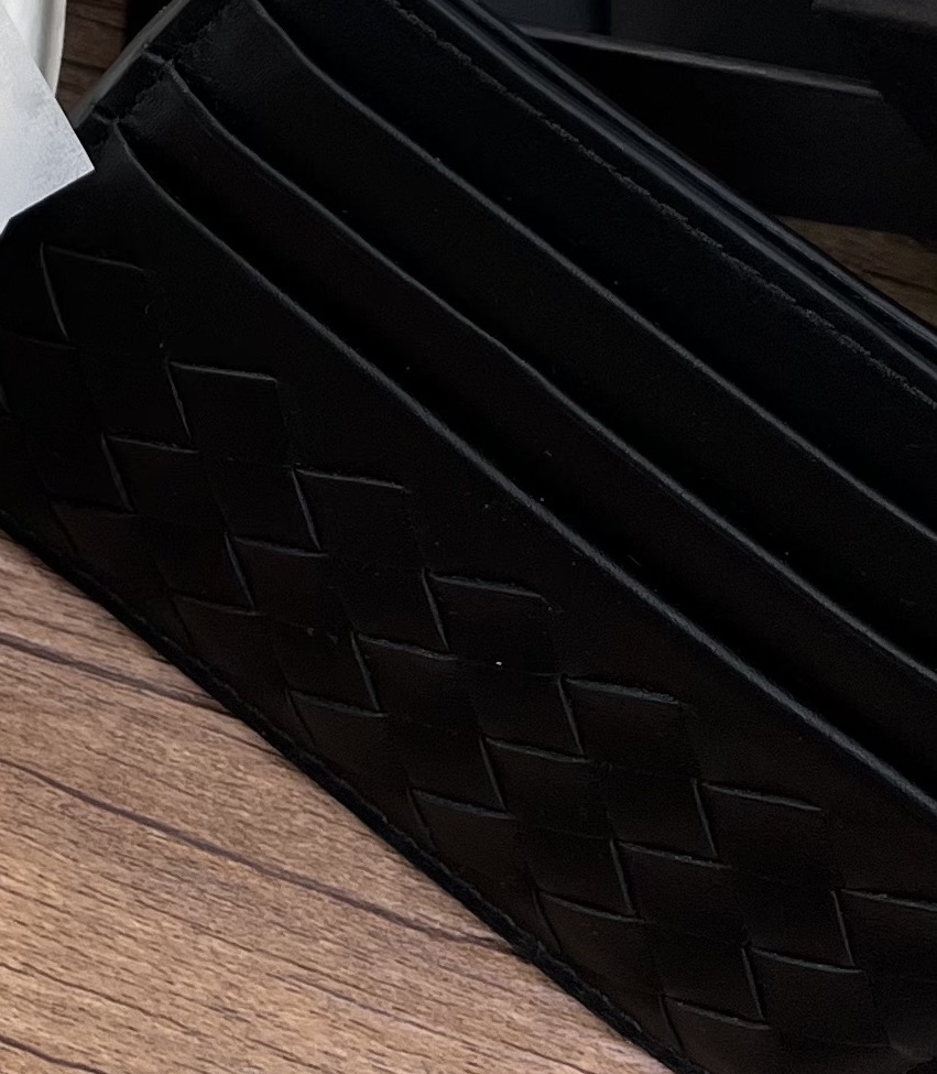 Bottega Veneta Credit Card Case Black 착용 스타일