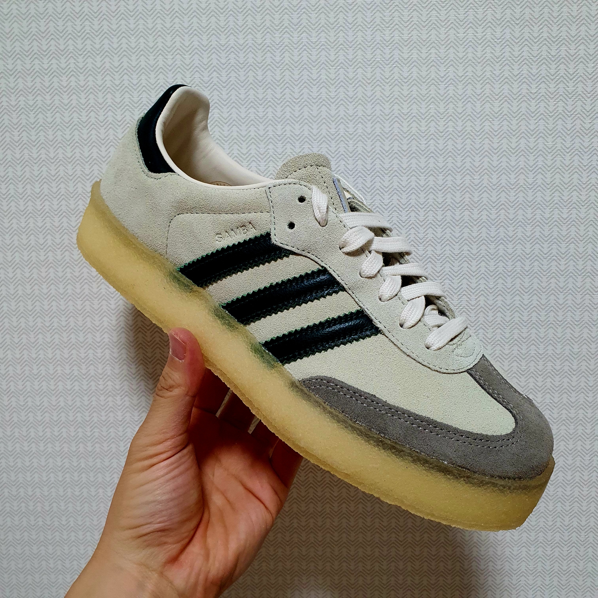Adidas x Clarks x Ronnie Fieg 8th Street Samba Chalk White Green 착용 스타일