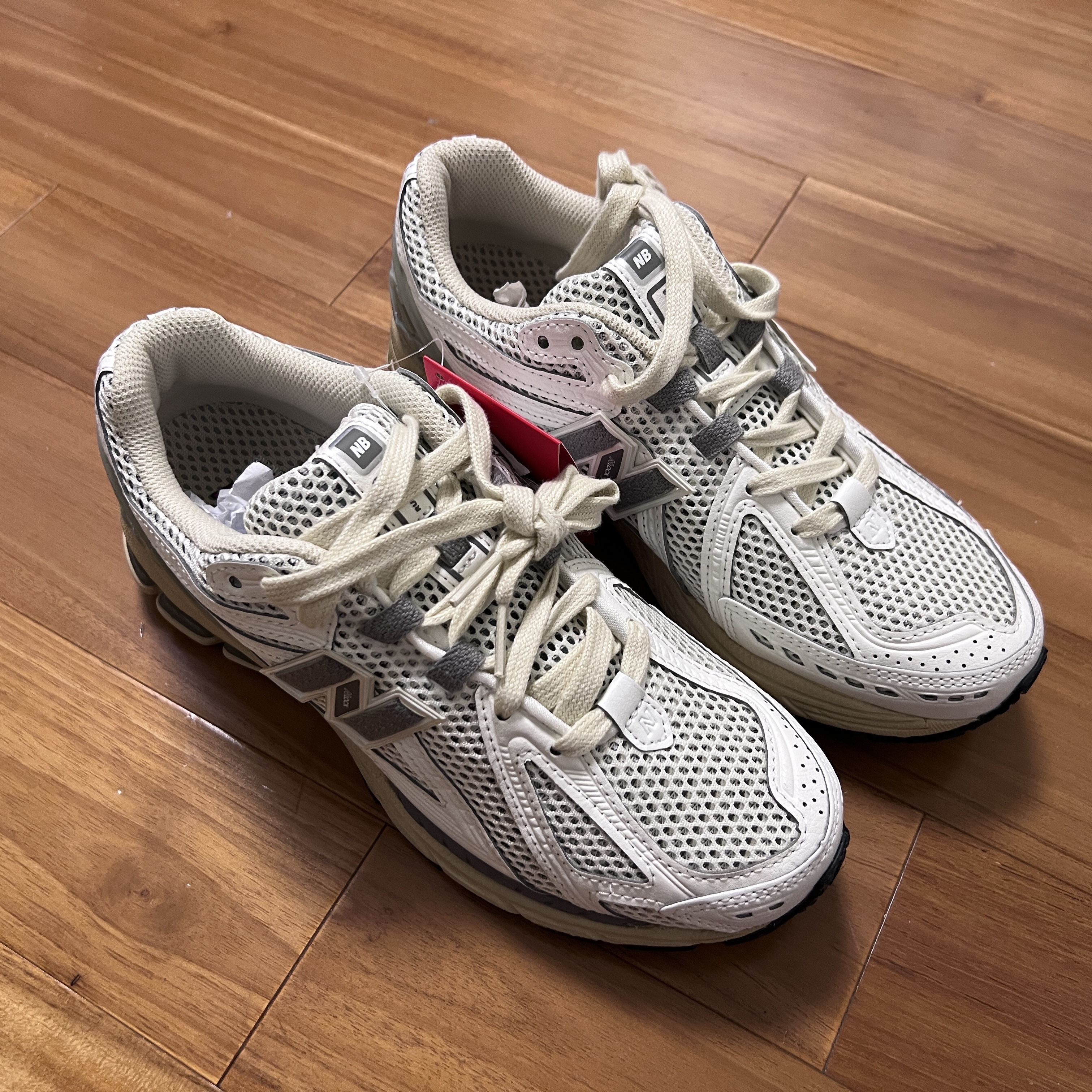 New Balance 1906R White Gray 착용 스타일