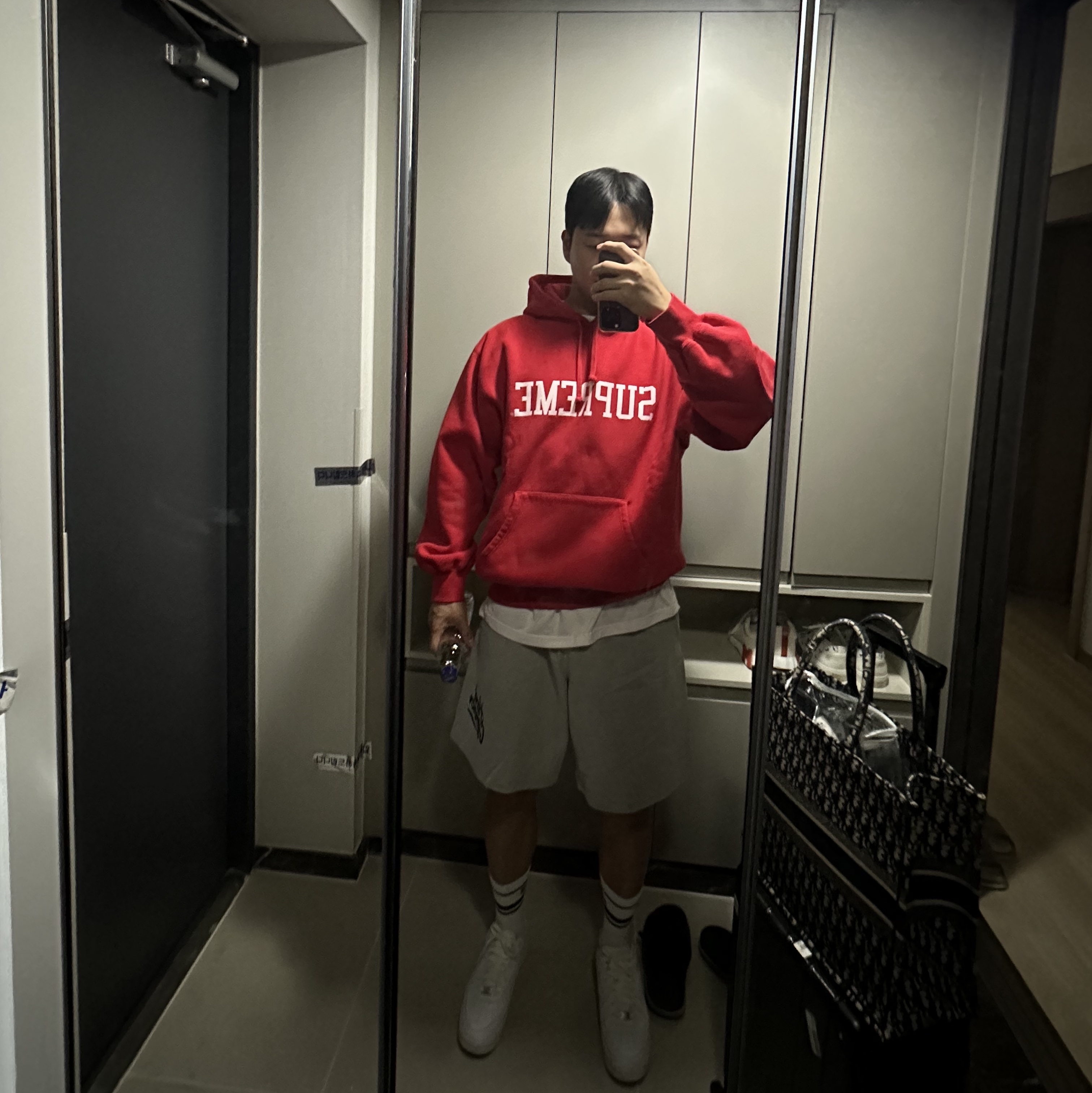 Supreme Varsity Hooded Sweatshirt Red - 23FW, Nike Air Force 1 '07 Low White 착용 스타일