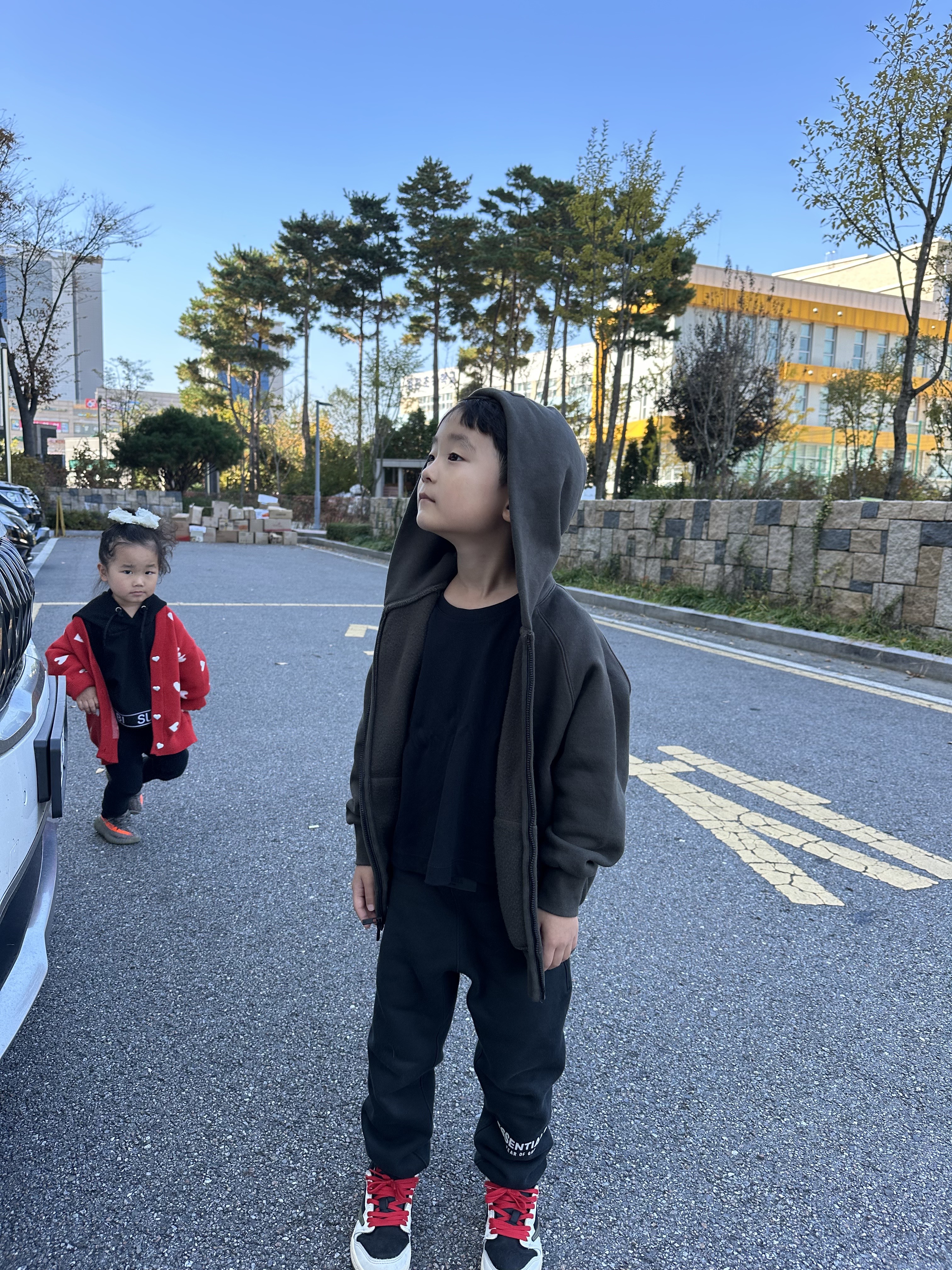 (PS) Jordan 1 x Travis Scott Retro Low OG SP Medium Olive, (Infant) Adidas Yeezy Boost 350 V2 Beluga - Reflective 착용 스타일