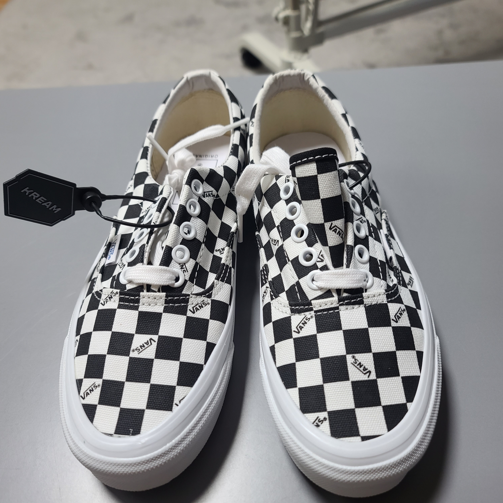 Vans Vault OG Era LX Checkerboard 착용 스타일 - 2