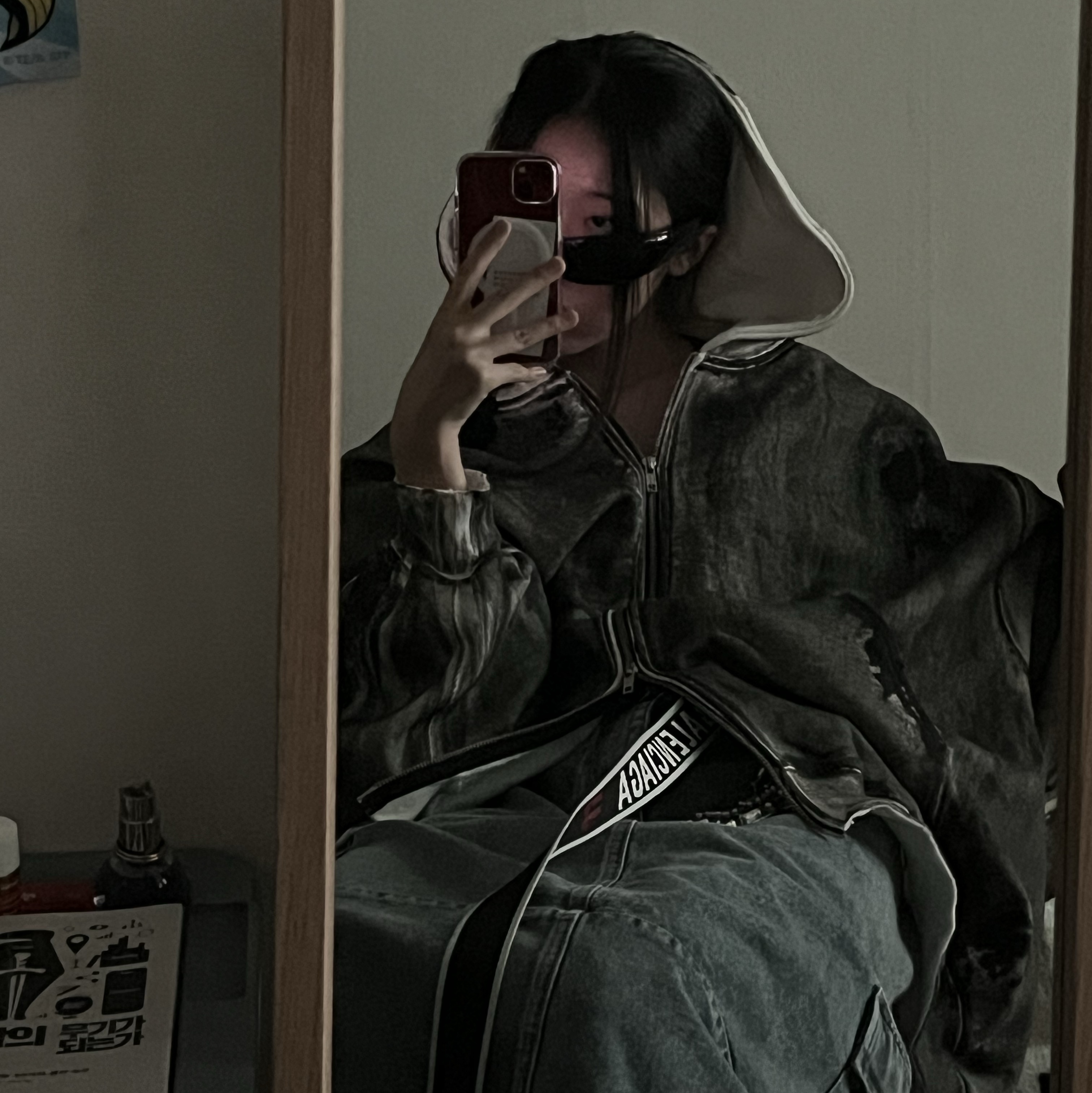 Balenciaga Reverse X-Pander Rectangle Sunglasses Black, Ourpas 074 Dirty Zip Hoodie 착용 스타일 - 1