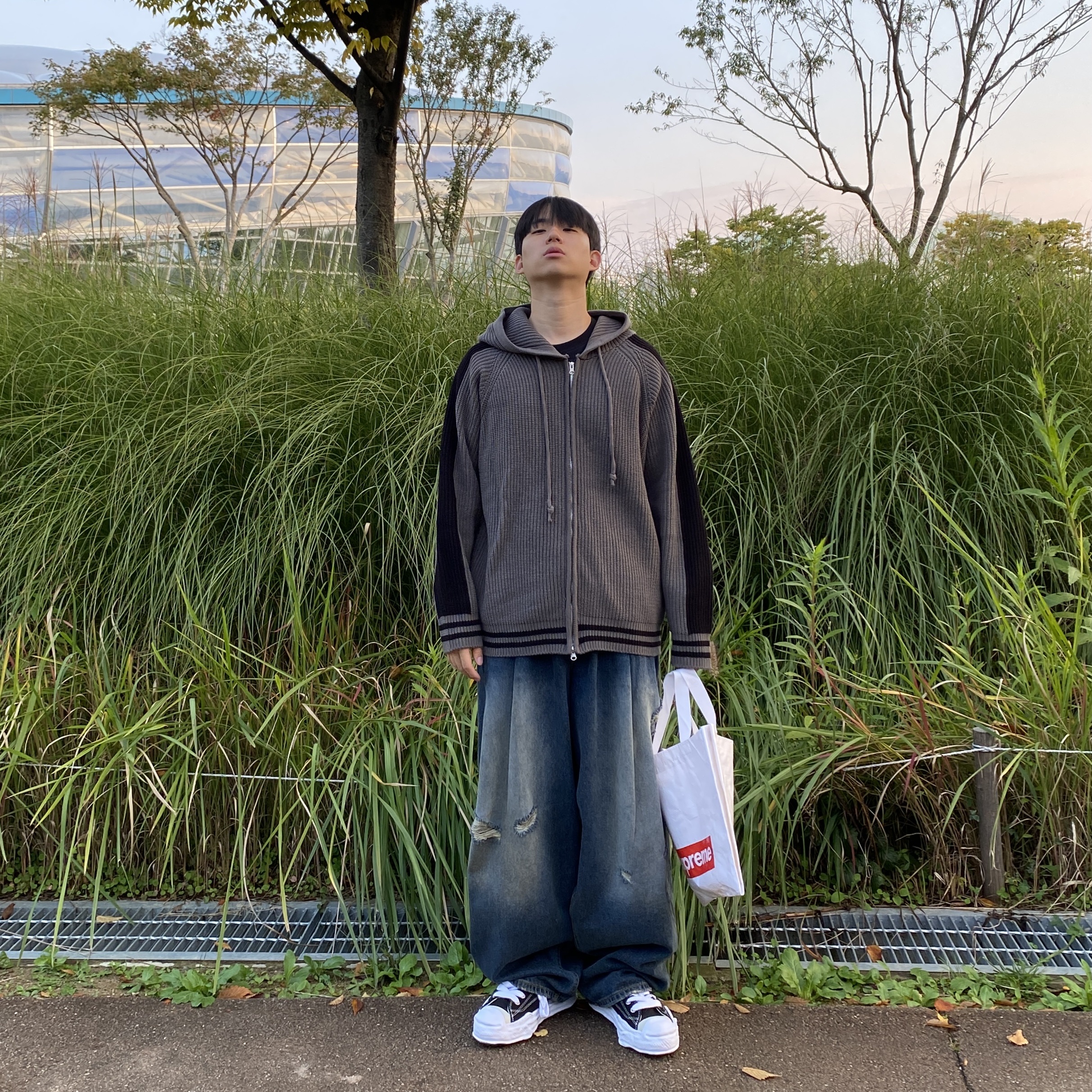 Maison Mihara Yasuhiro Hank OG Sole Canvas Low-top Sneakers Black, Maison Mihara Yasuhiro Peterson OG Sole Canvas Low Sneakers Black 착용 스타일 - 6