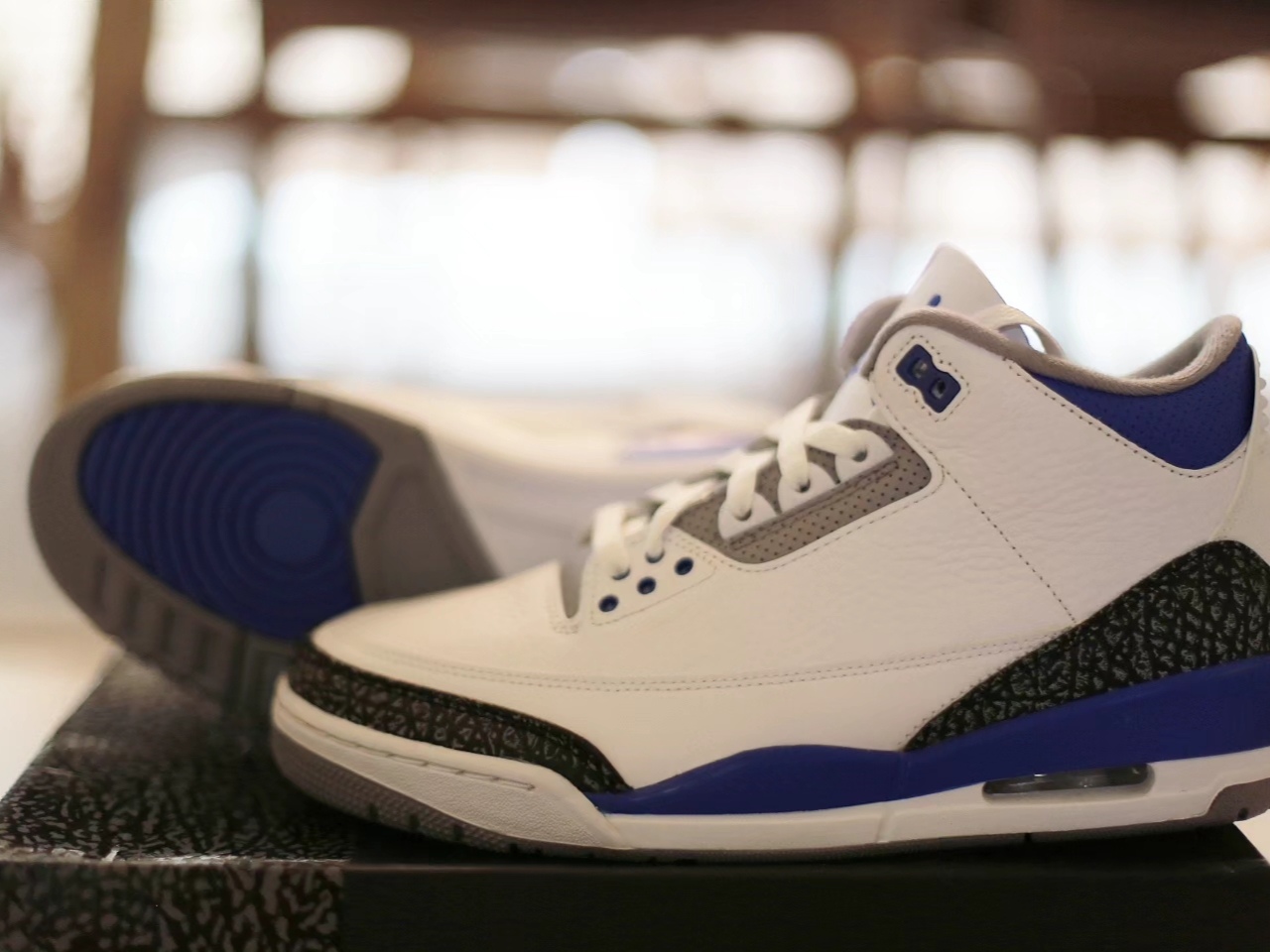 Jordan 3 Retro Racer Blue, Jordan 3 Retro White Cement Reimagined 착용 스타일 - 4