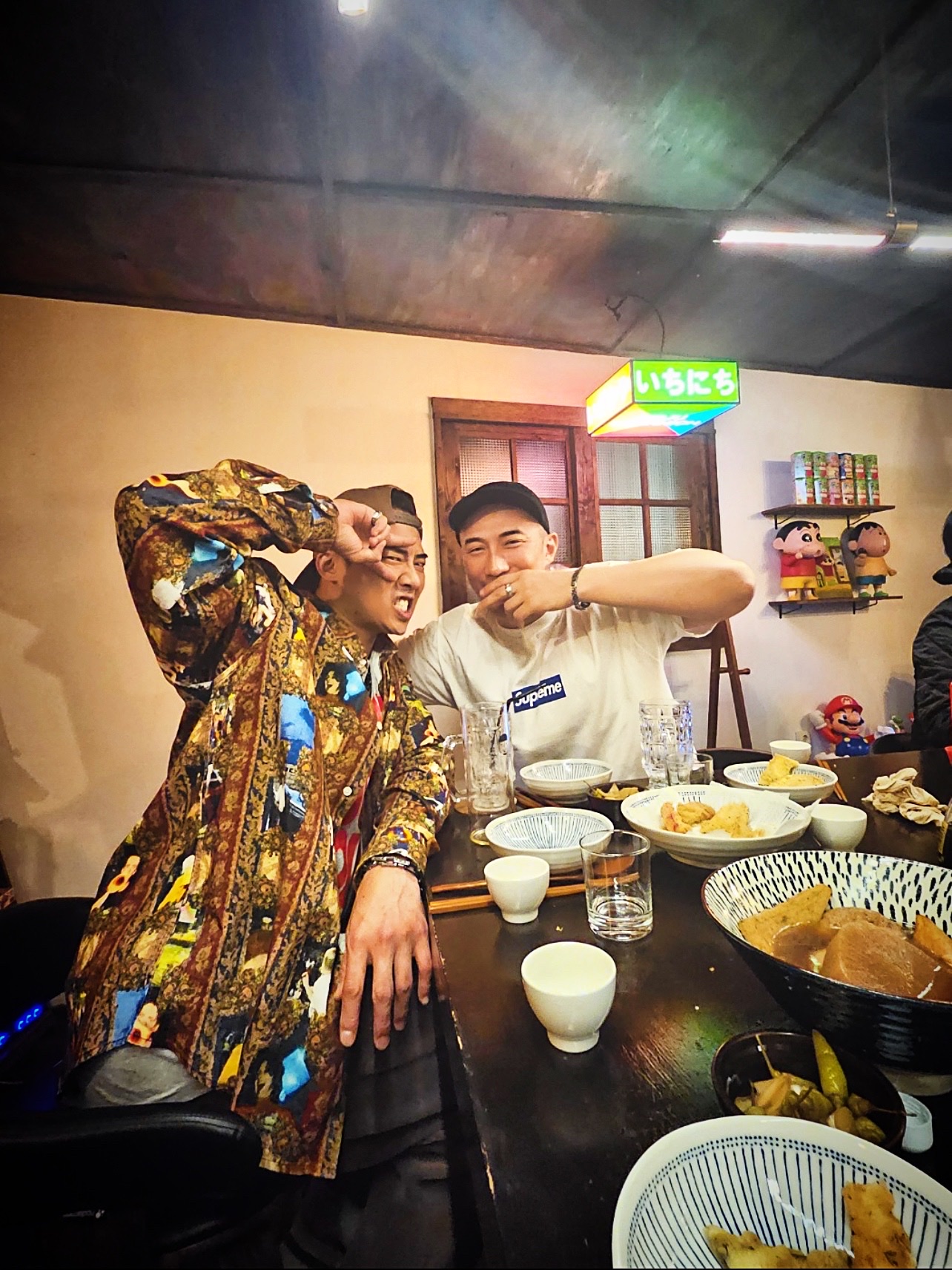 Supreme Mark Leckey Hardcore Printed Corduroy Shirt Multicolor - 23FW, Supreme Don’t Fuck Around T-Shirt Heather Grey - 22FW 착용 스타일 - 4