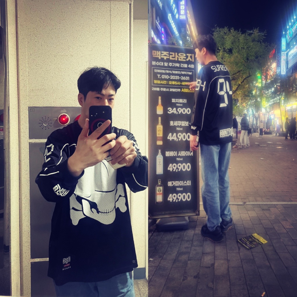 Supreme x Bounty Hunter Mesh Moto Jersey Black - 23FW, Nike x Sacai VaporWaffle Black and Gum 착용 스타일 - 1