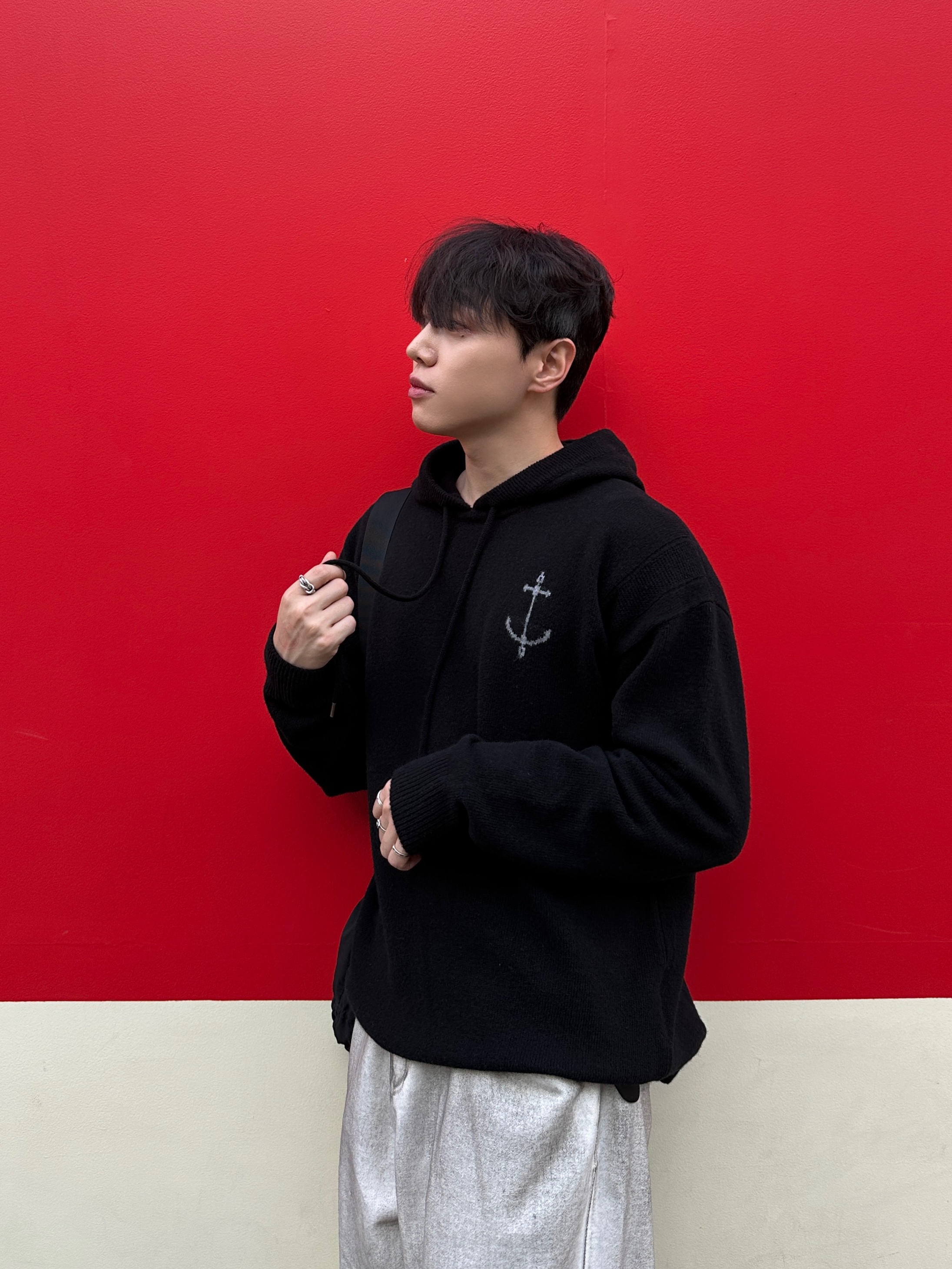 Nike V2K Run Black Anthracite 착용 스타일 - 2