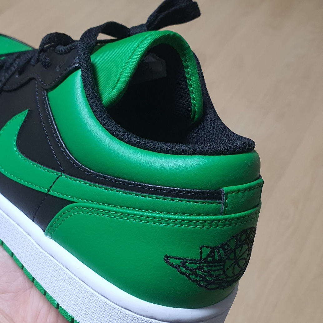 Jordan 1 Low Lucky Green 착용 스타일 - 1