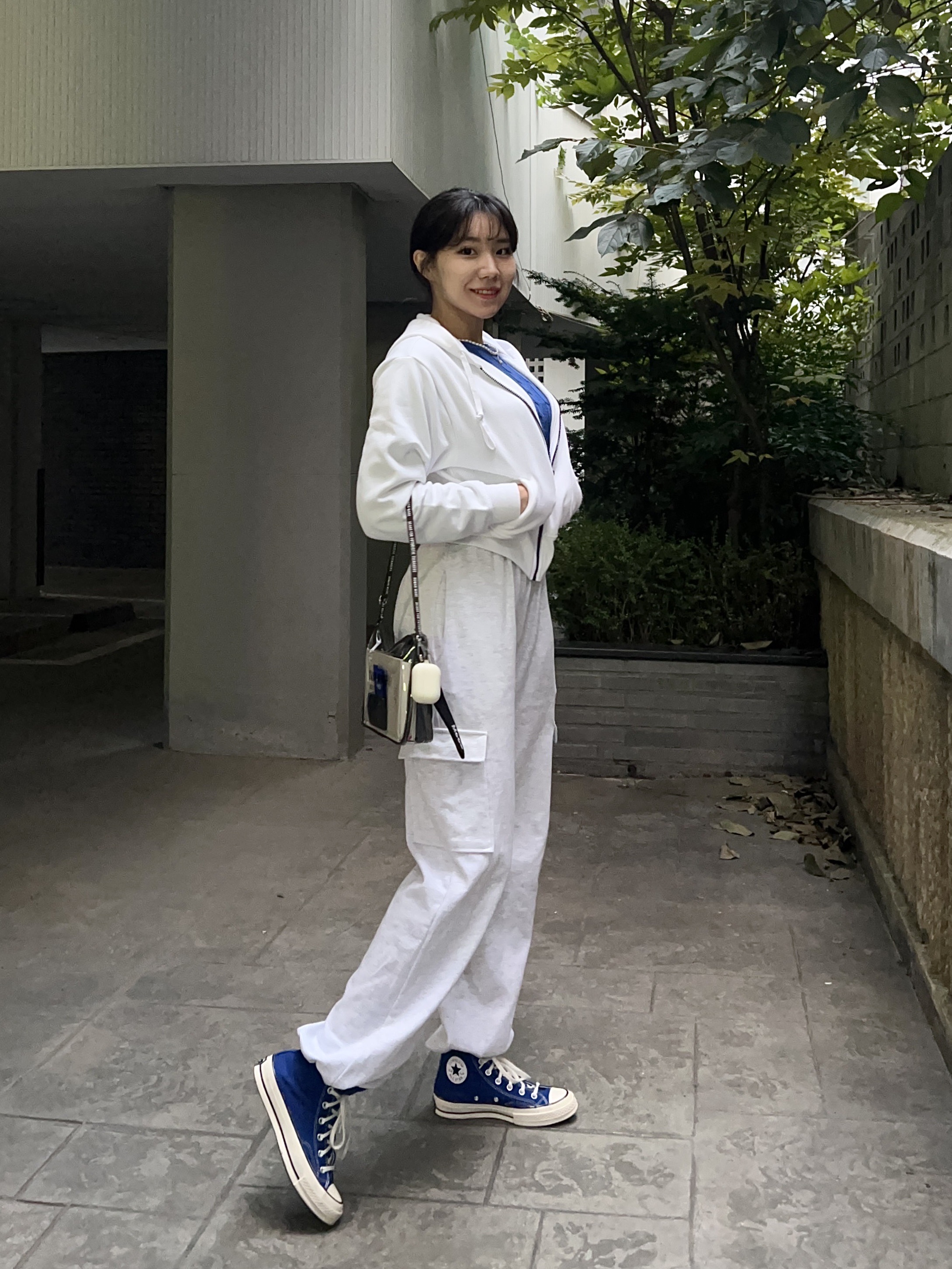 Converse Chuck 70 High Rush Blue, Human Made PVC Pouch Large Clear 착용 스타일 - 3