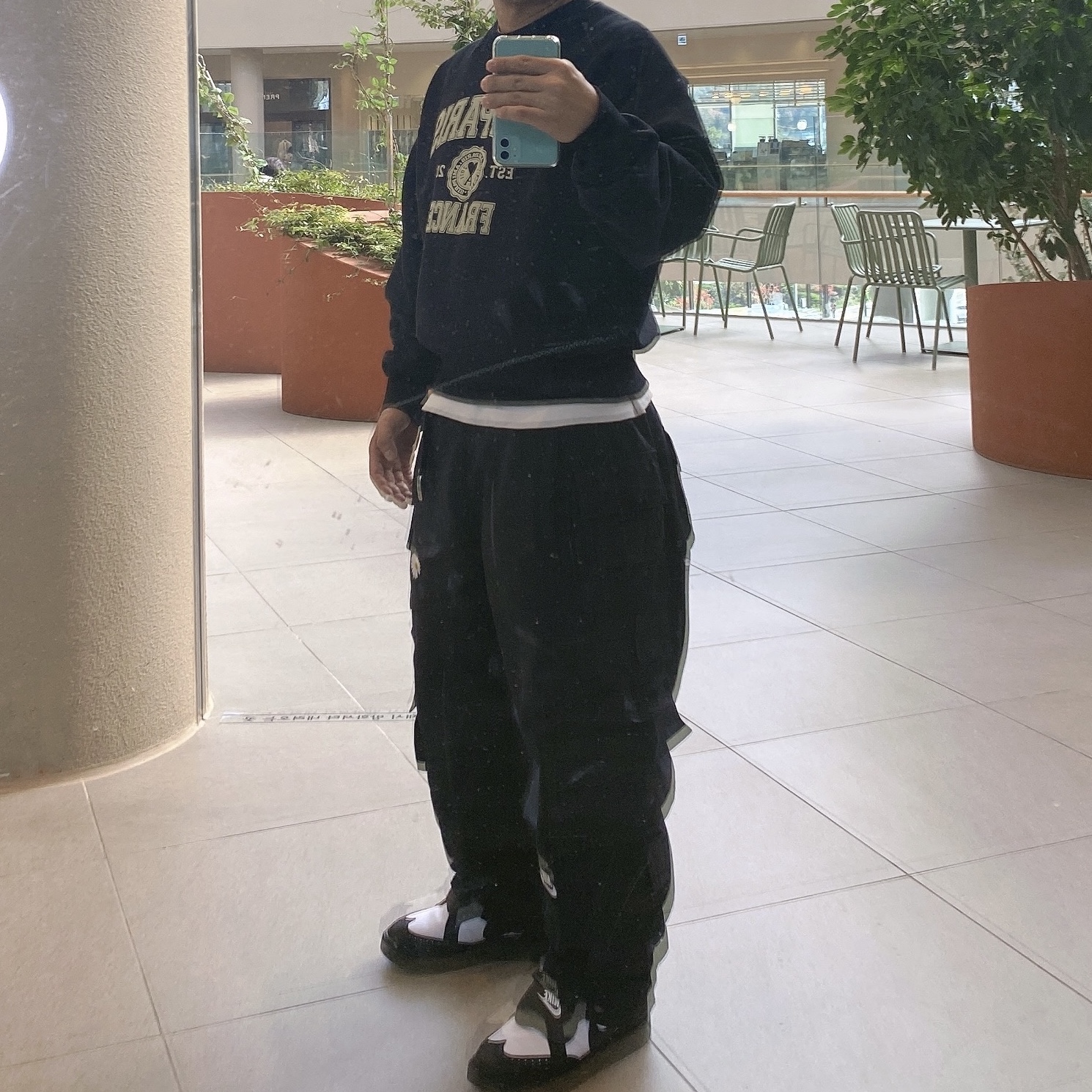 AMI Paris France Sweatshirt Black, Nike x Peaceminusone Wide Pants Black (DR0096-010) 착용 스타일 - 2