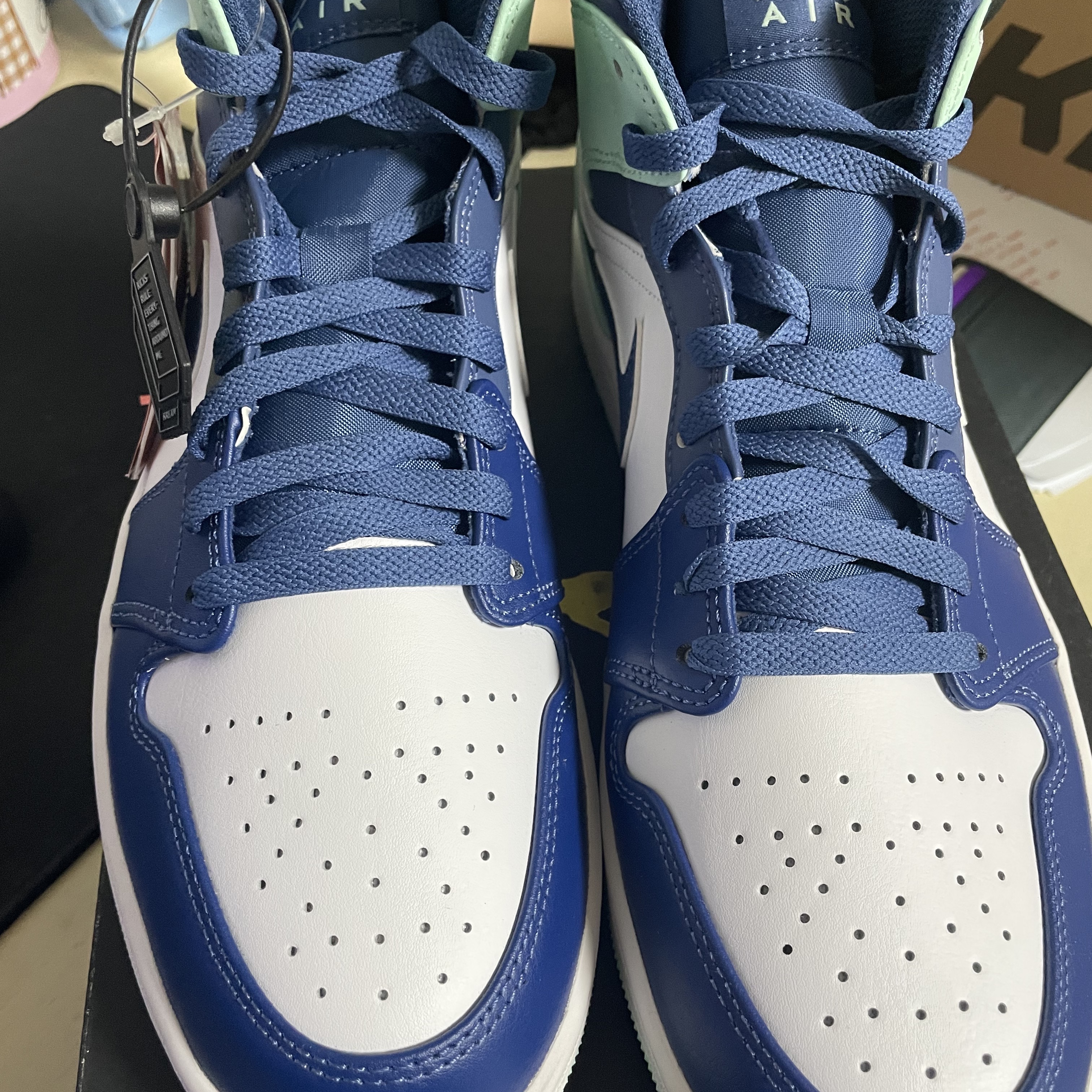Jordan 1 Mid Blue Mint 착용 스타일 - 2