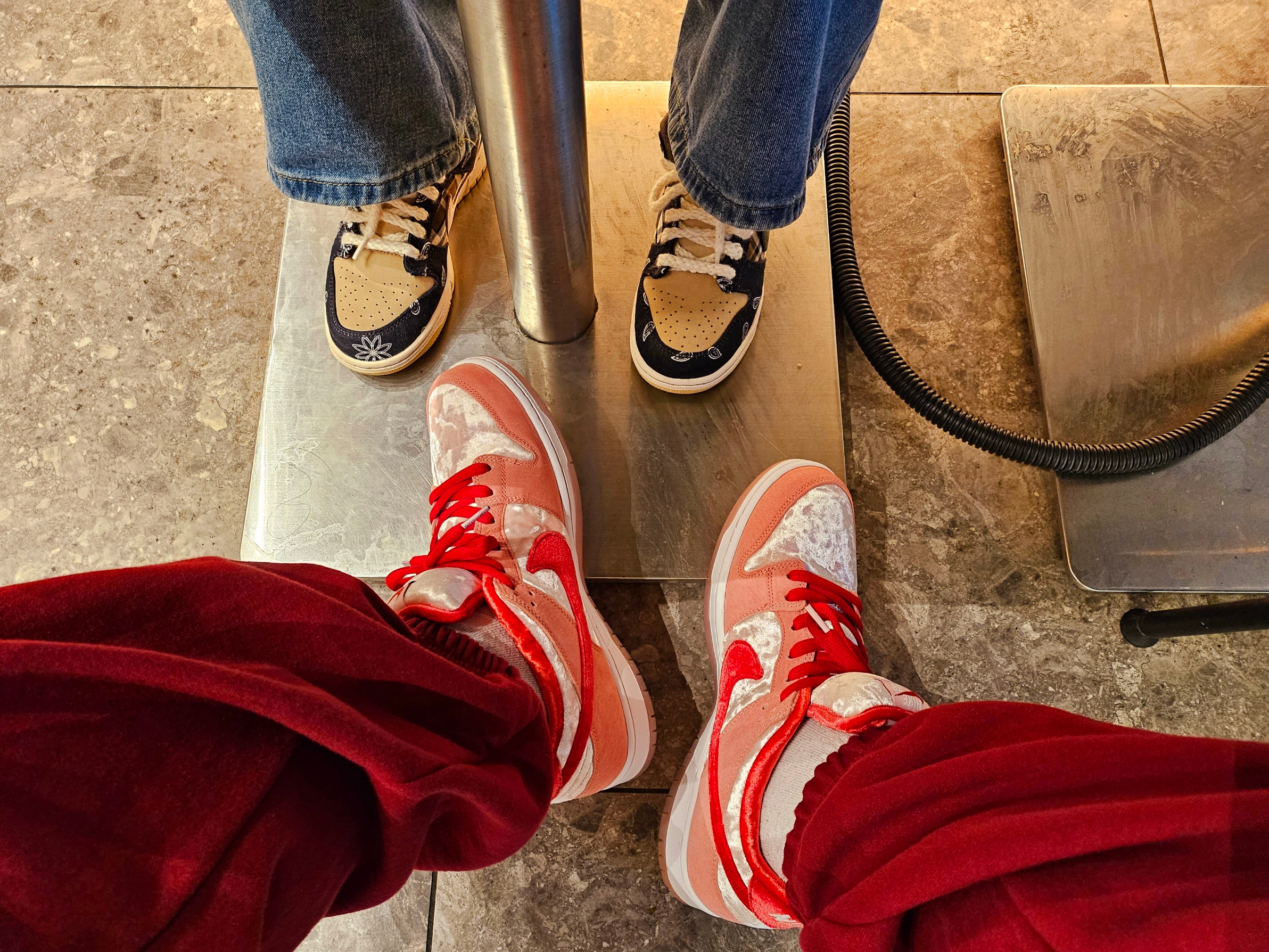 Nike x StrangeLove SB Dunk Low Pink (Regular Box), Nike x Travis Scott SB Dunk Low 착용 스타일 - 2