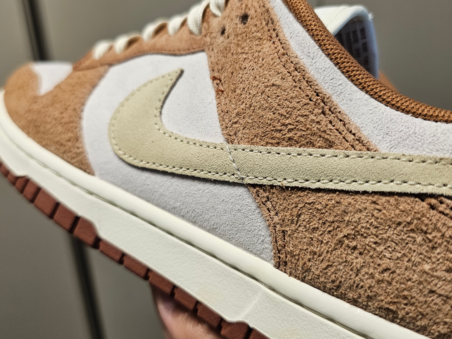 Nike Dunk Low Pro Premium Medium Curry 착용 스타일