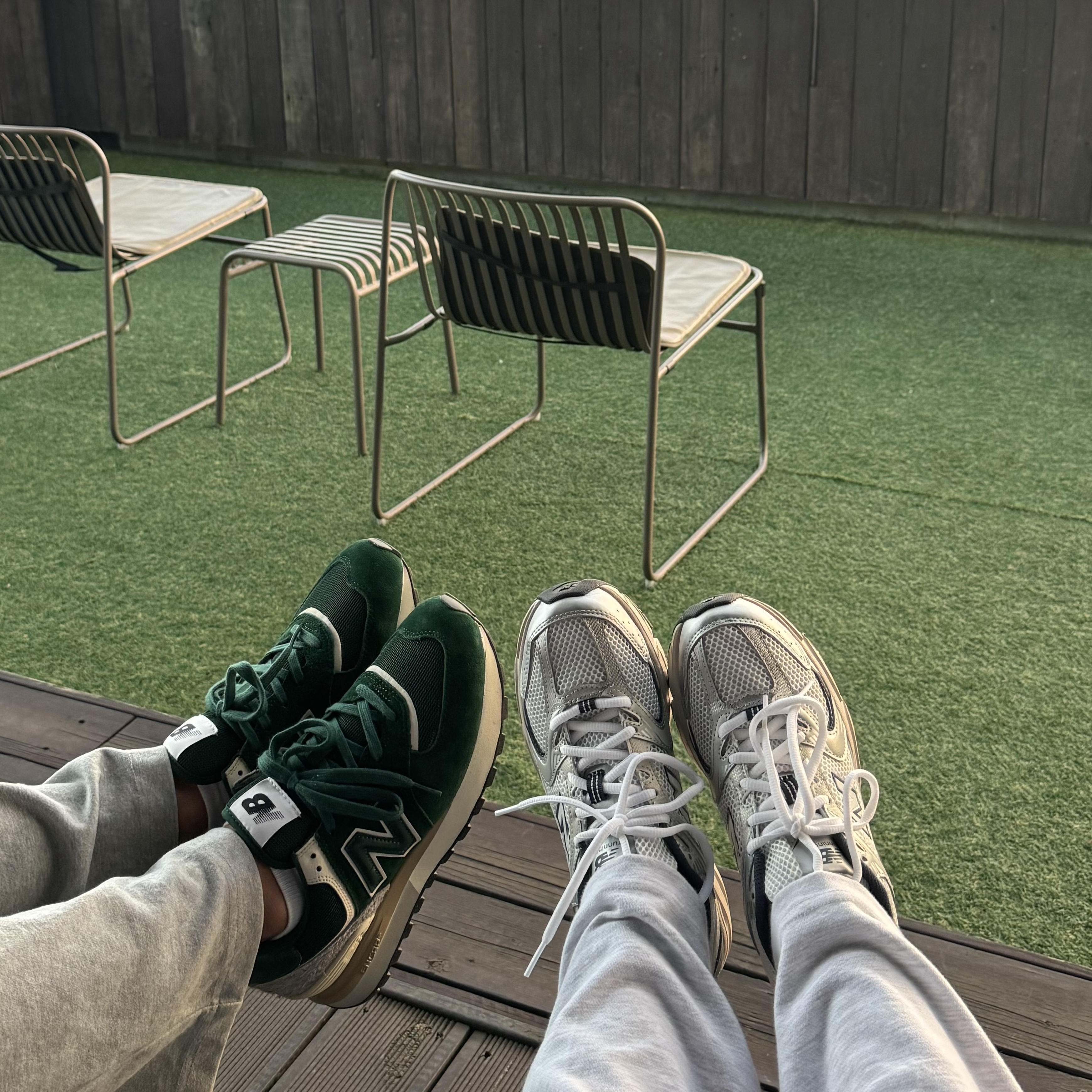 New Balance 574 Legacy Green, New Balance 530 Steel Grey 착용 스타일