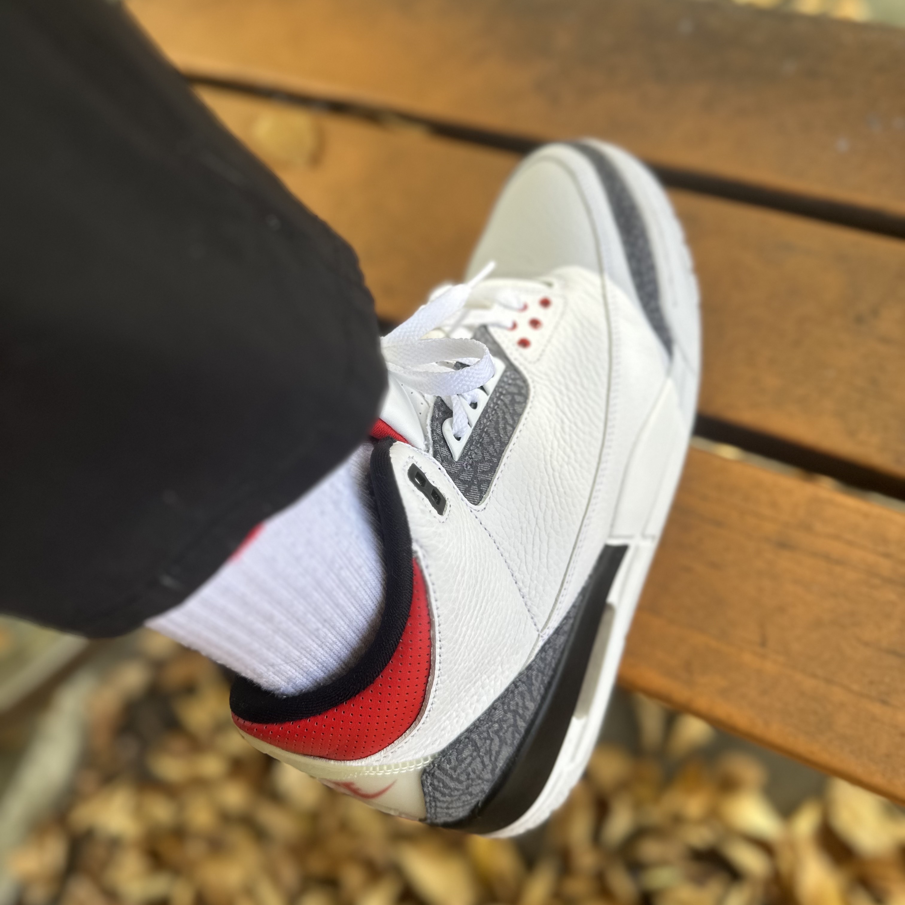 Jordan 3 Retro SE Denim Fire Red 착용 스타일 - 3