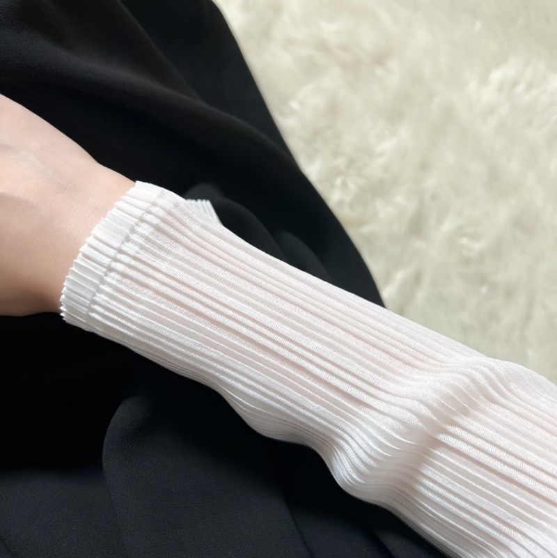 (W) Pleats Please Issey Miyake Rib Pleats Basics Top White 착용 스타일 - 2
