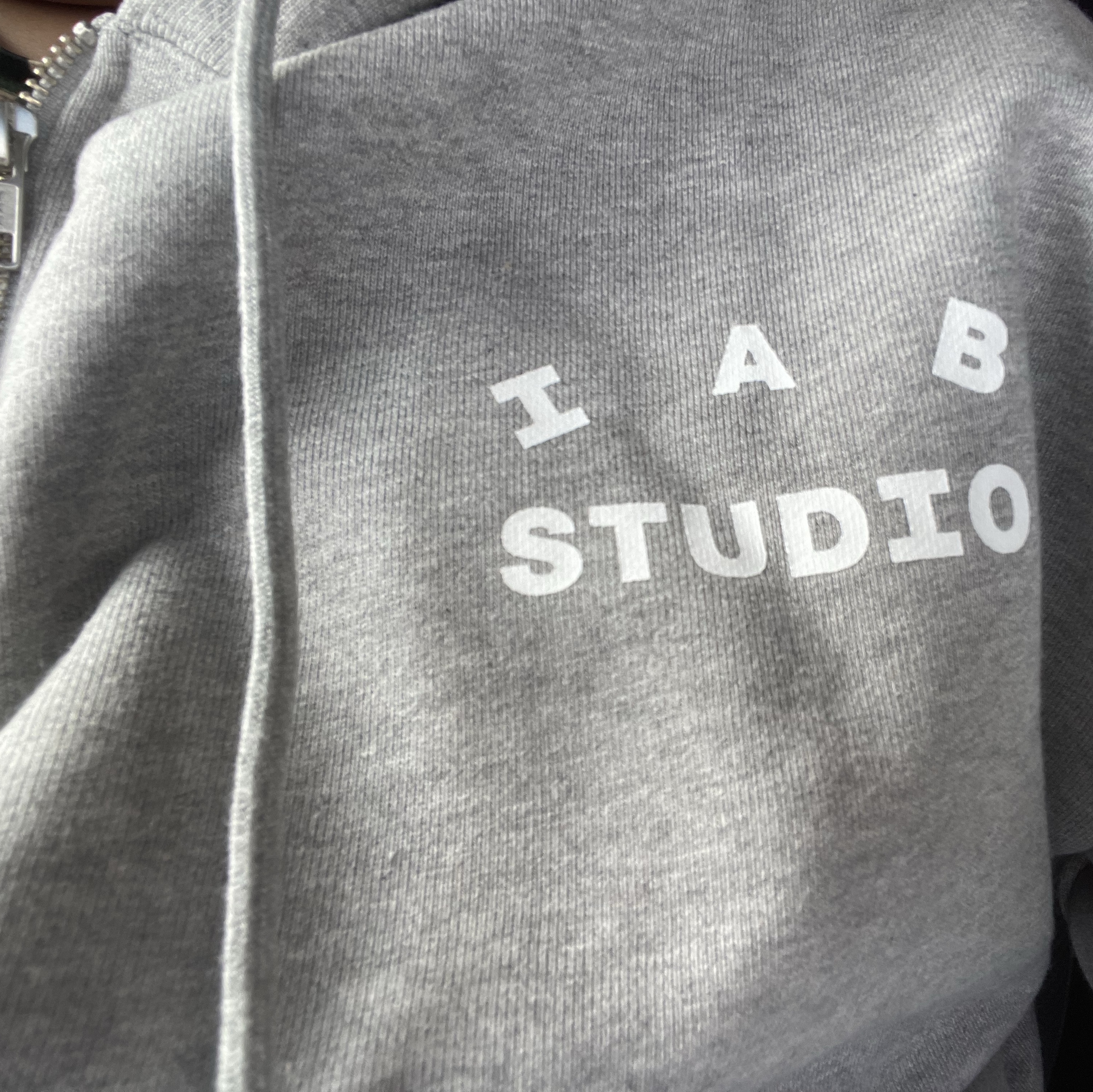 IAB Studio Zip-Up Hoodie Gray - 22FW 착용 스타일