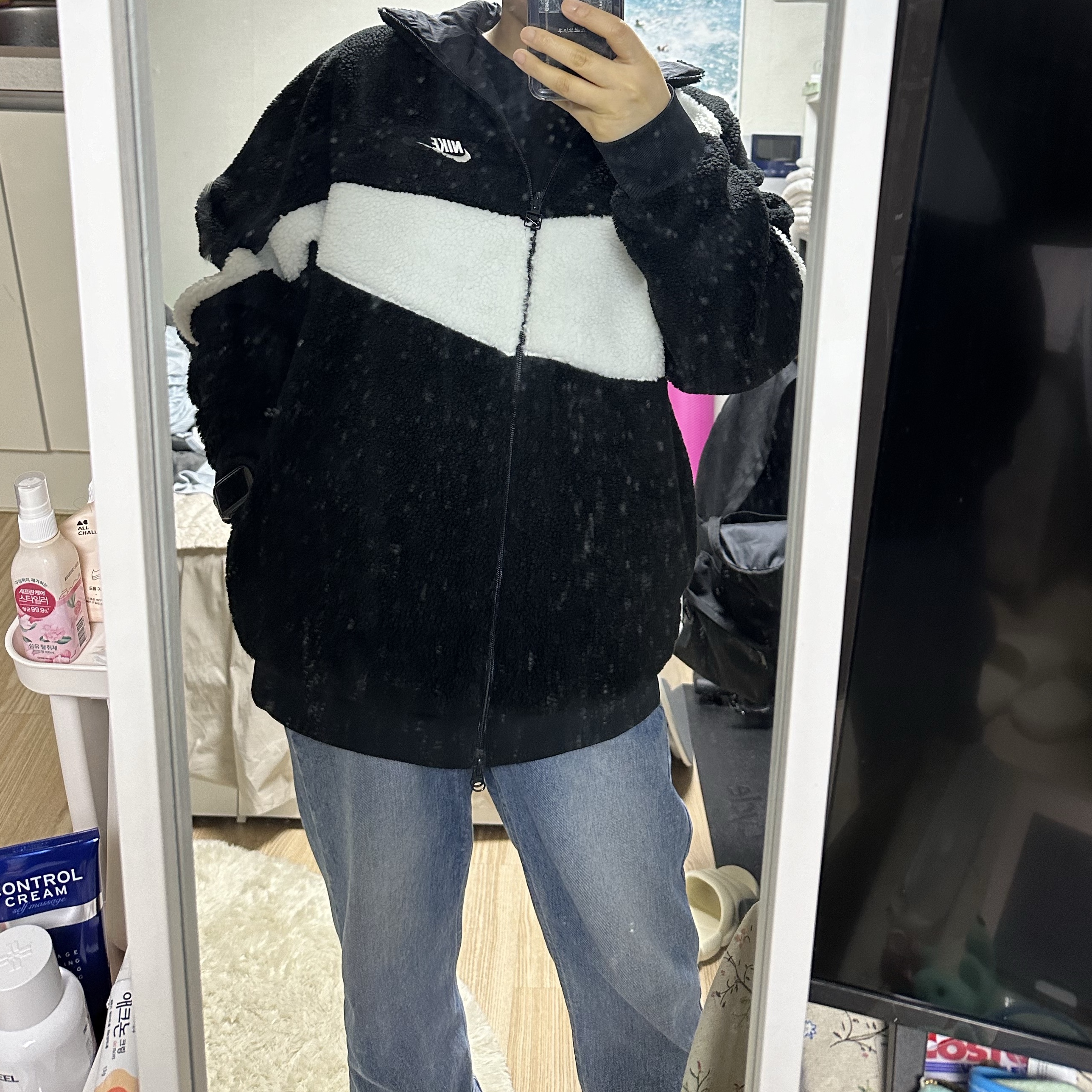 Nike Big Swoosh Full Zip Jacket Black Sail 착용 스타일