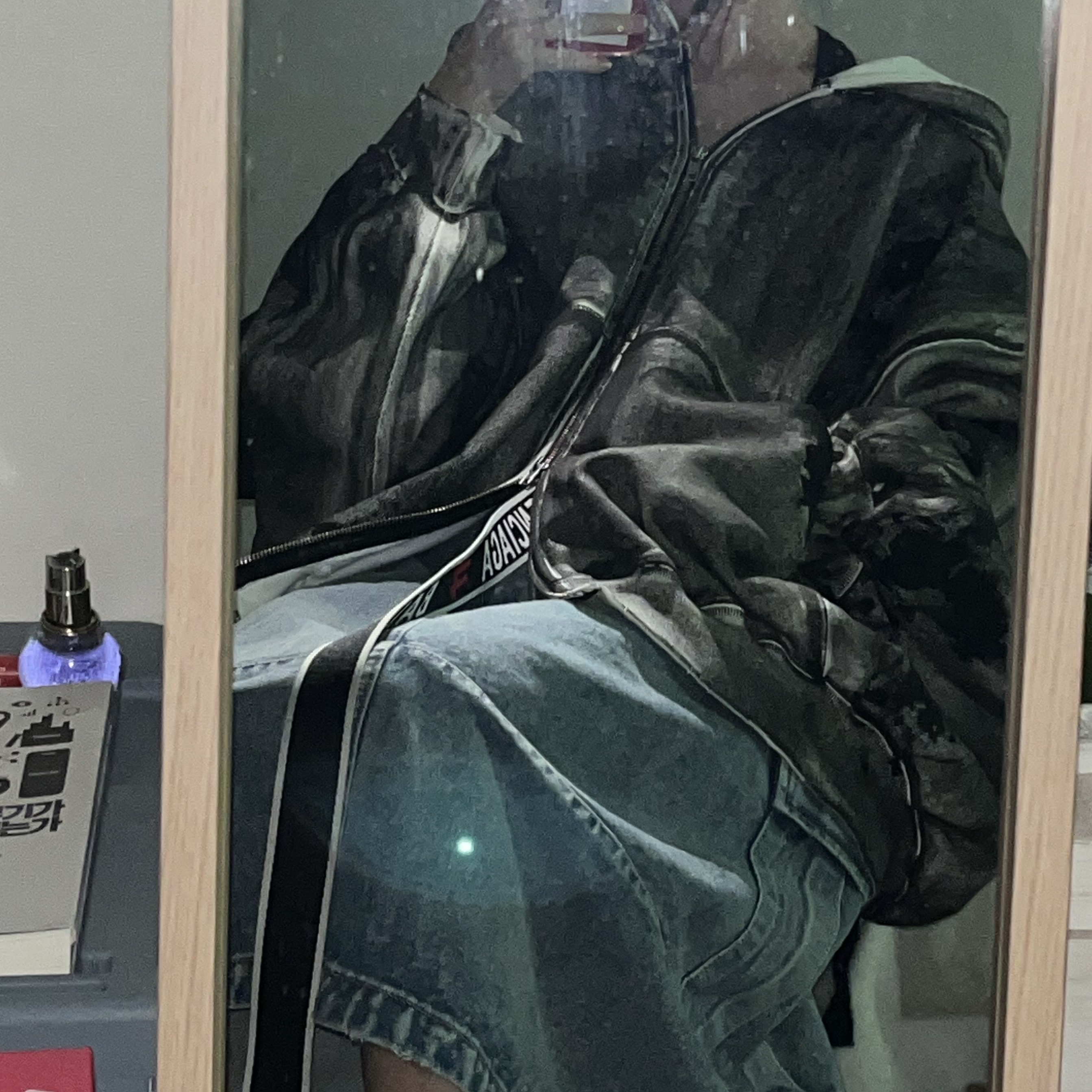 Balenciaga Reverse X-Pander Rectangle Sunglasses Black, Ourpas 074 Dirty Zip Hoodie 착용 스타일 - 2