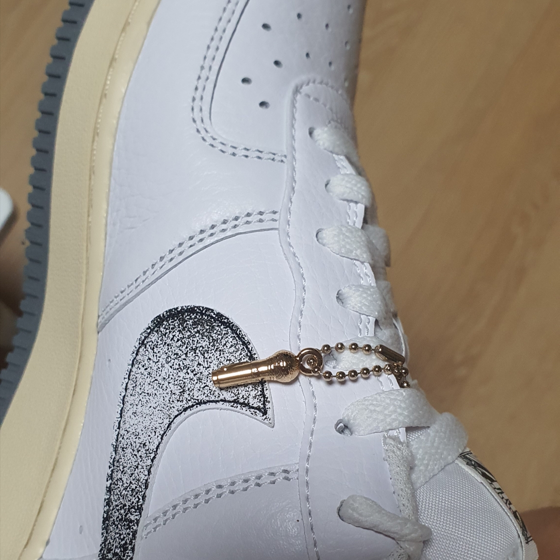 Nike Air Force 1 '07 LX White Smoke Grey 착용 스타일