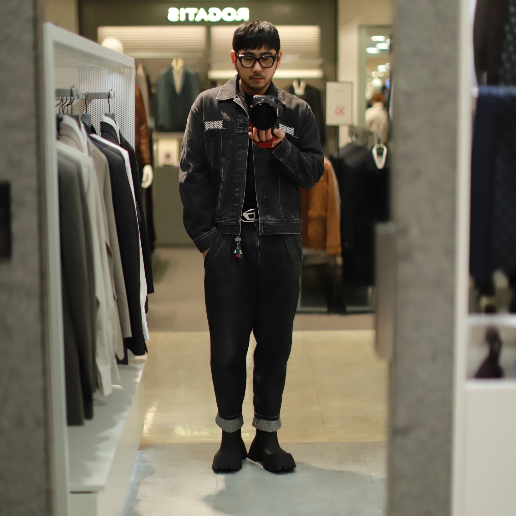 Diesel B-1DR Leather Belt with D Buckle Black, Balenciaga Trooper Rubber Boot Dark Green 착용 스타일