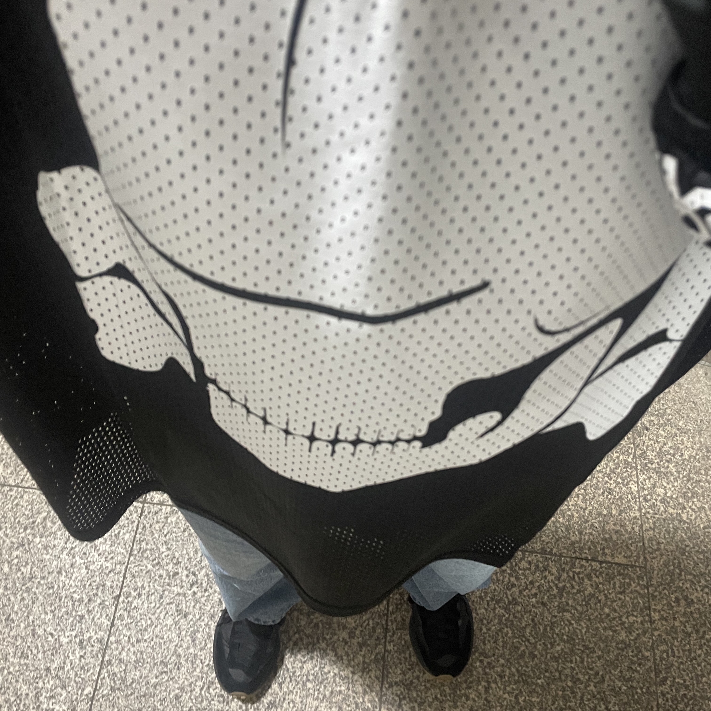 Supreme x Bounty Hunter Mesh Moto Jersey Black - 23FW, Nike x Sacai VaporWaffle Black and Gum 착용 스타일 - 2