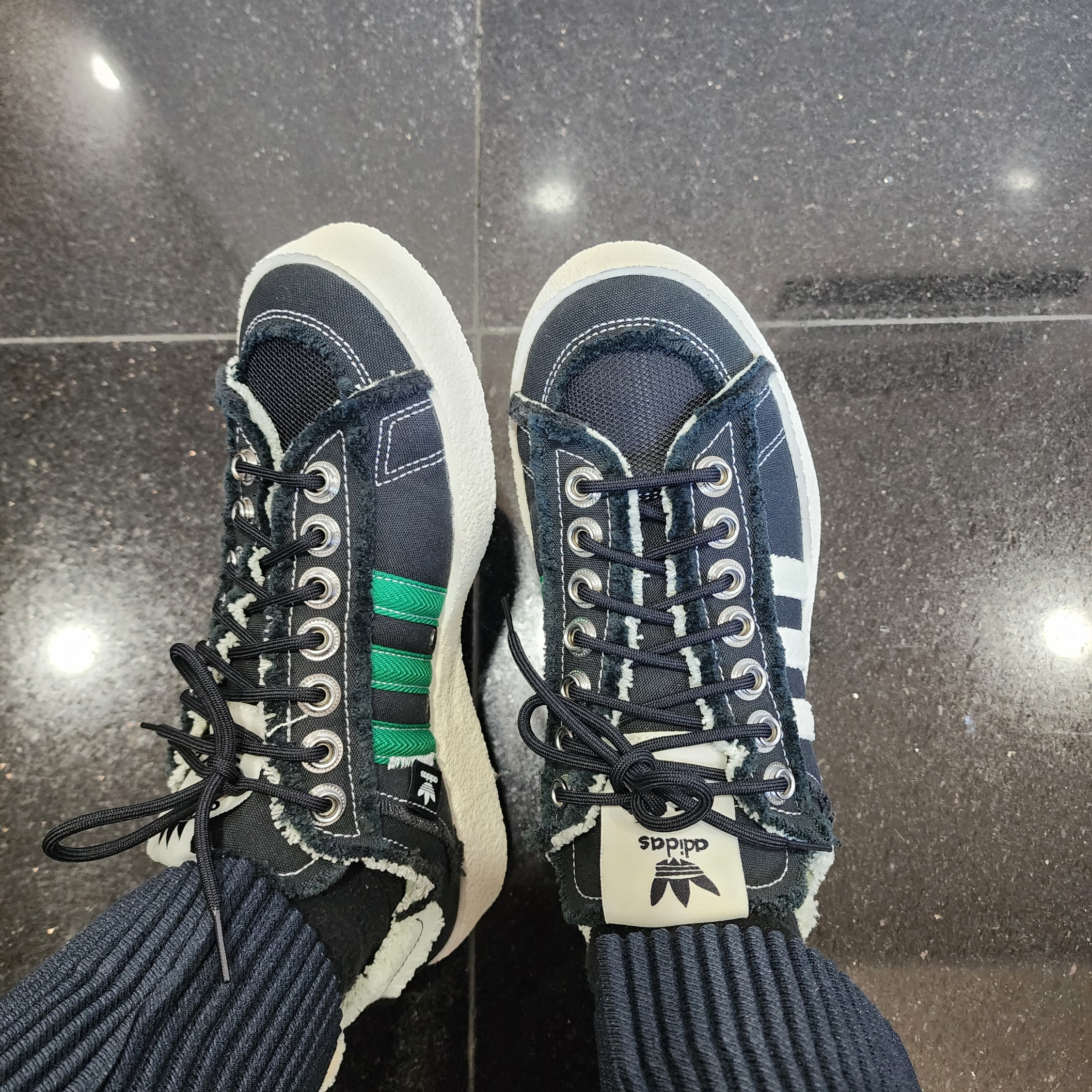 Adidas x Song for the Mute Campus 80s Core Black Cream White 착용 스타일
