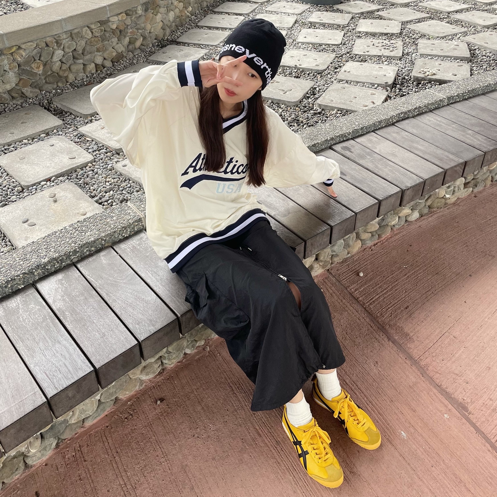 Onitsuka Tiger Mexico 66 Yellow Black 착용 스타일 - 1