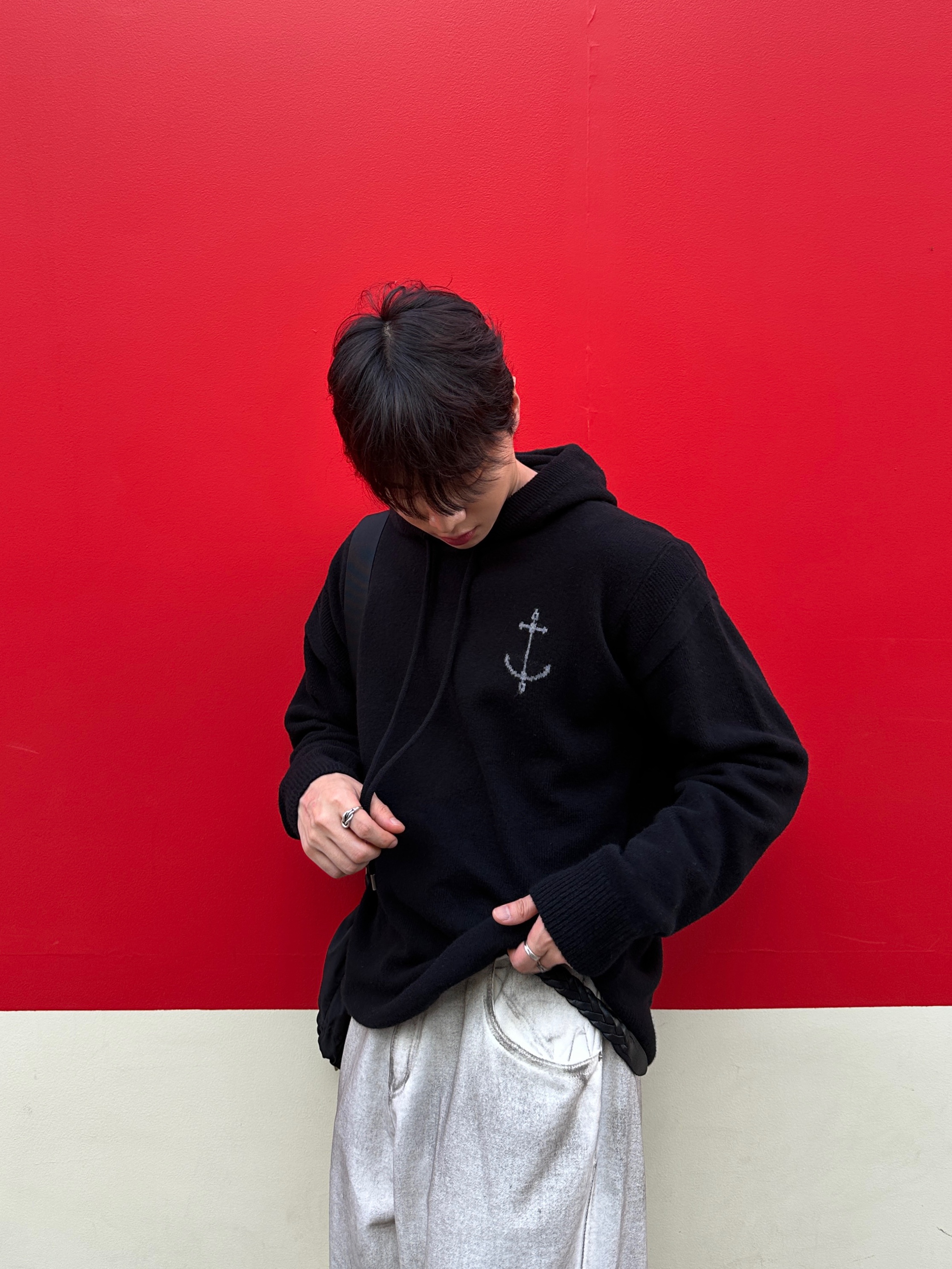Nike V2K Run Black Anthracite 착용 스타일 - 3
