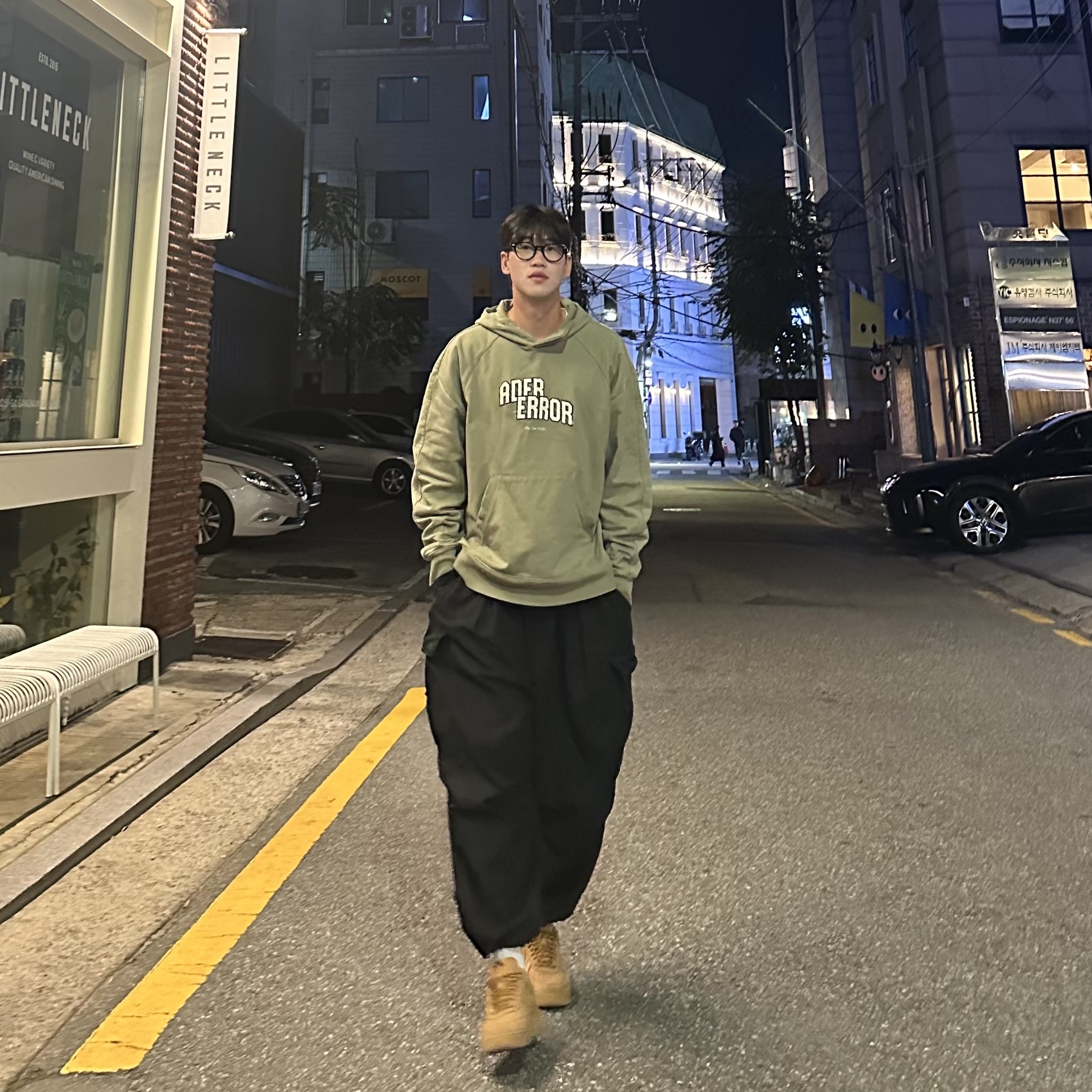 Ader Error Og; Tab @HD Khaki, Nike Air Force 1 '07 WB Flax 착용 스타일 - 2