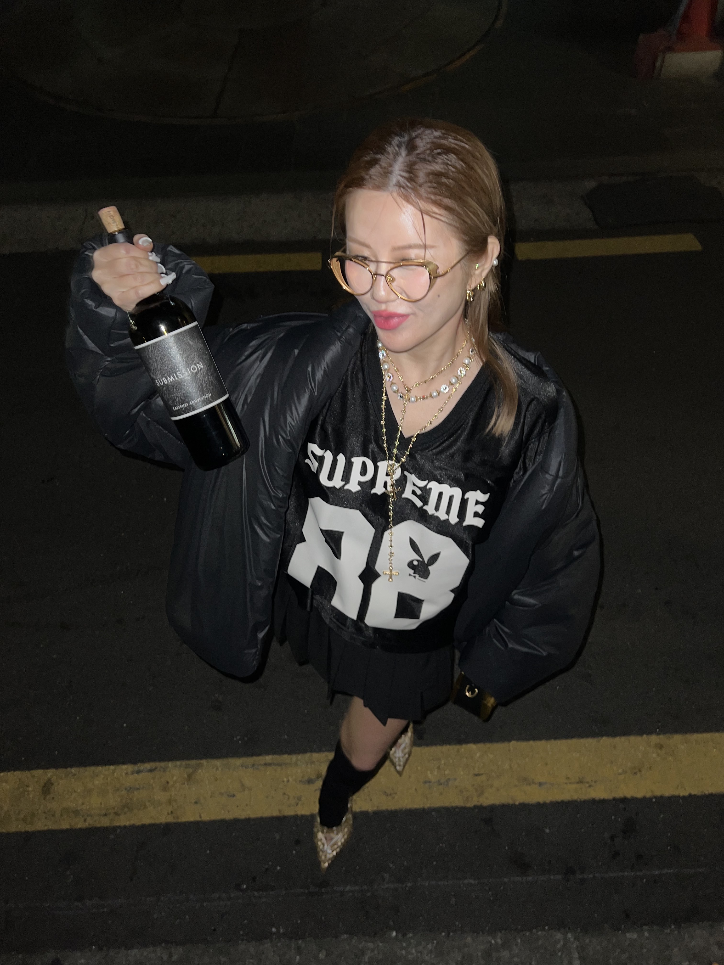 (W) Melissa x Y Project Court Shoe Gold, Yeezy Gap Engineered By Balenciaga Round Jacket 2 Black 착용 스타일 - 1