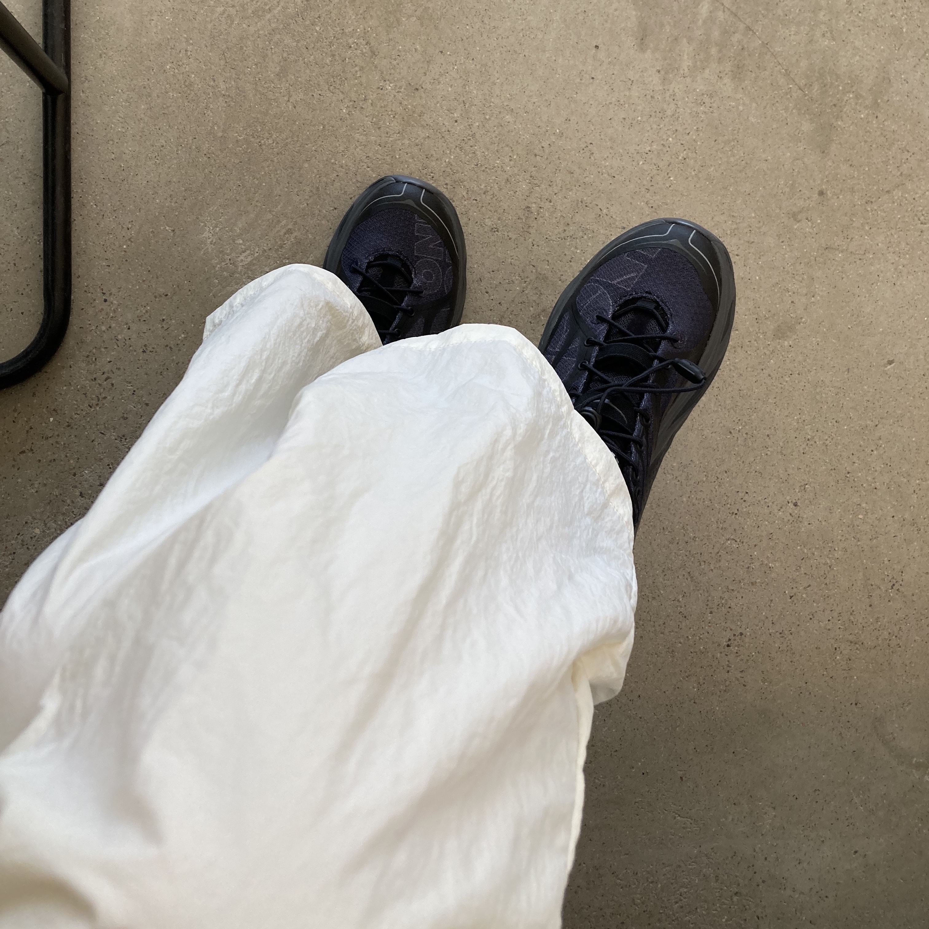 Hoka Huaka Origins Black 착용 스타일 - 1