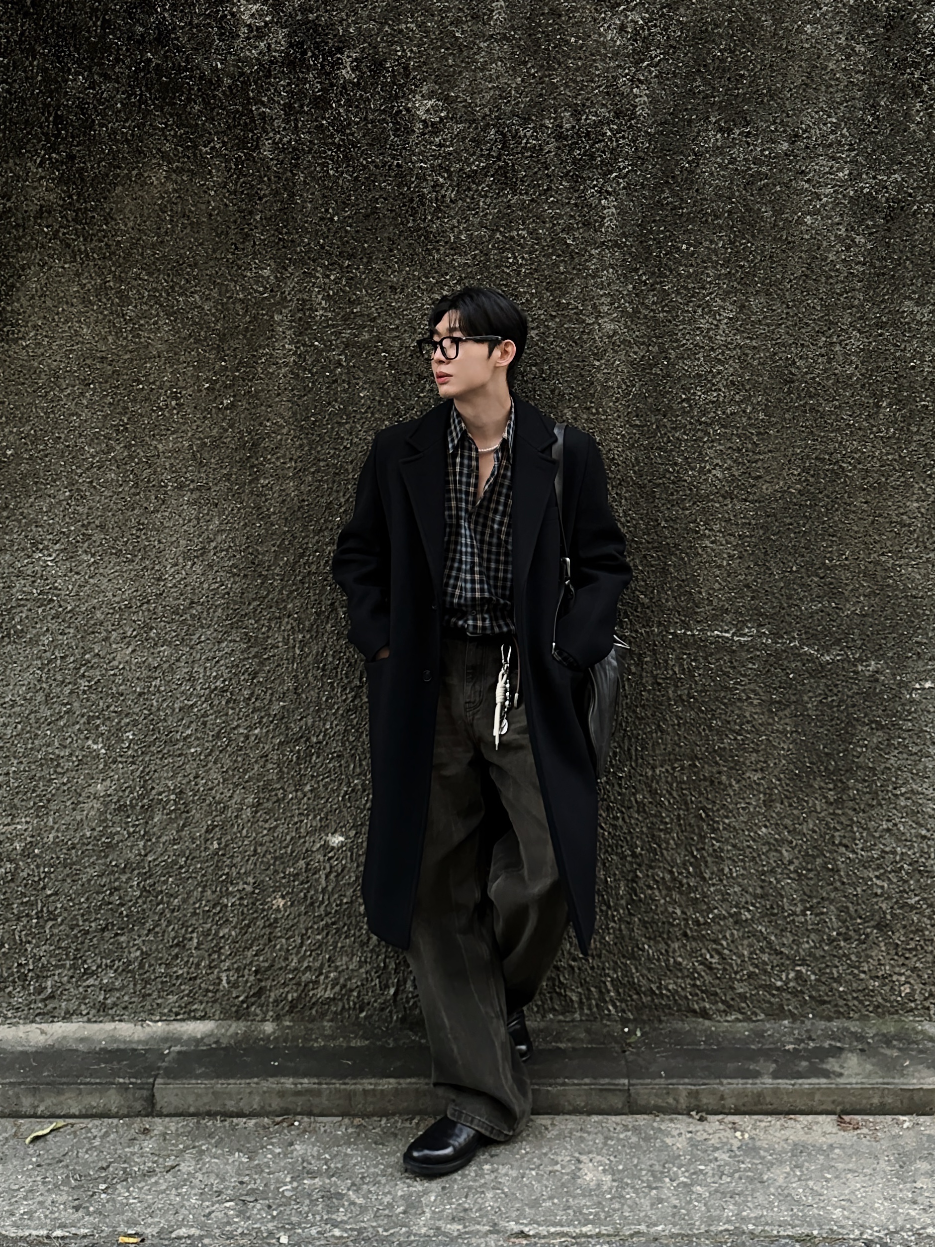 Millo Archive Reflect Curved Pants Washed Brown 착용 스타일 - 1