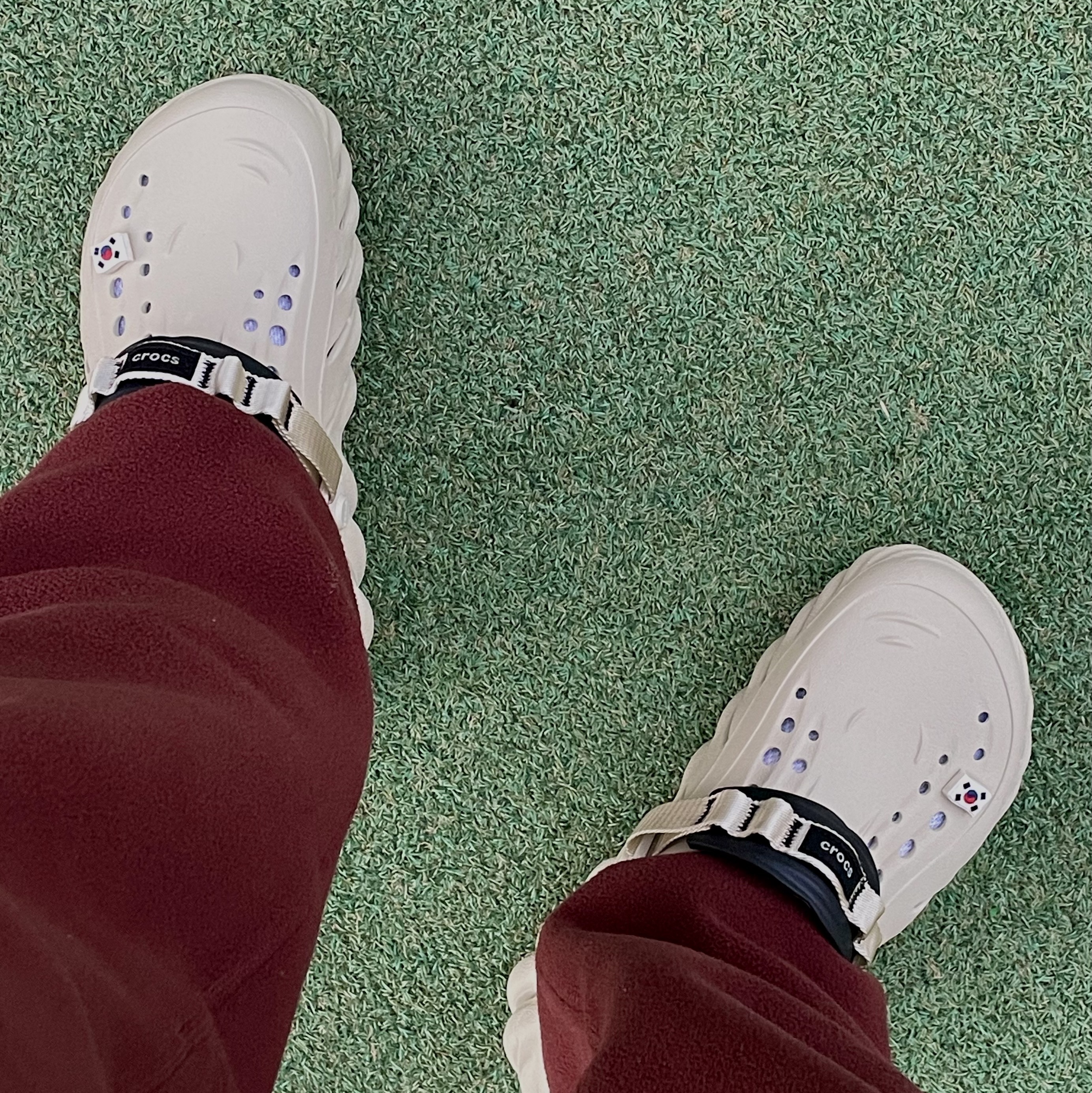 Crocs Echo Clog Bone Black, Nike ACG Polartec Wolf Tree Pants Oxen Brown - Asia 착용 스타일