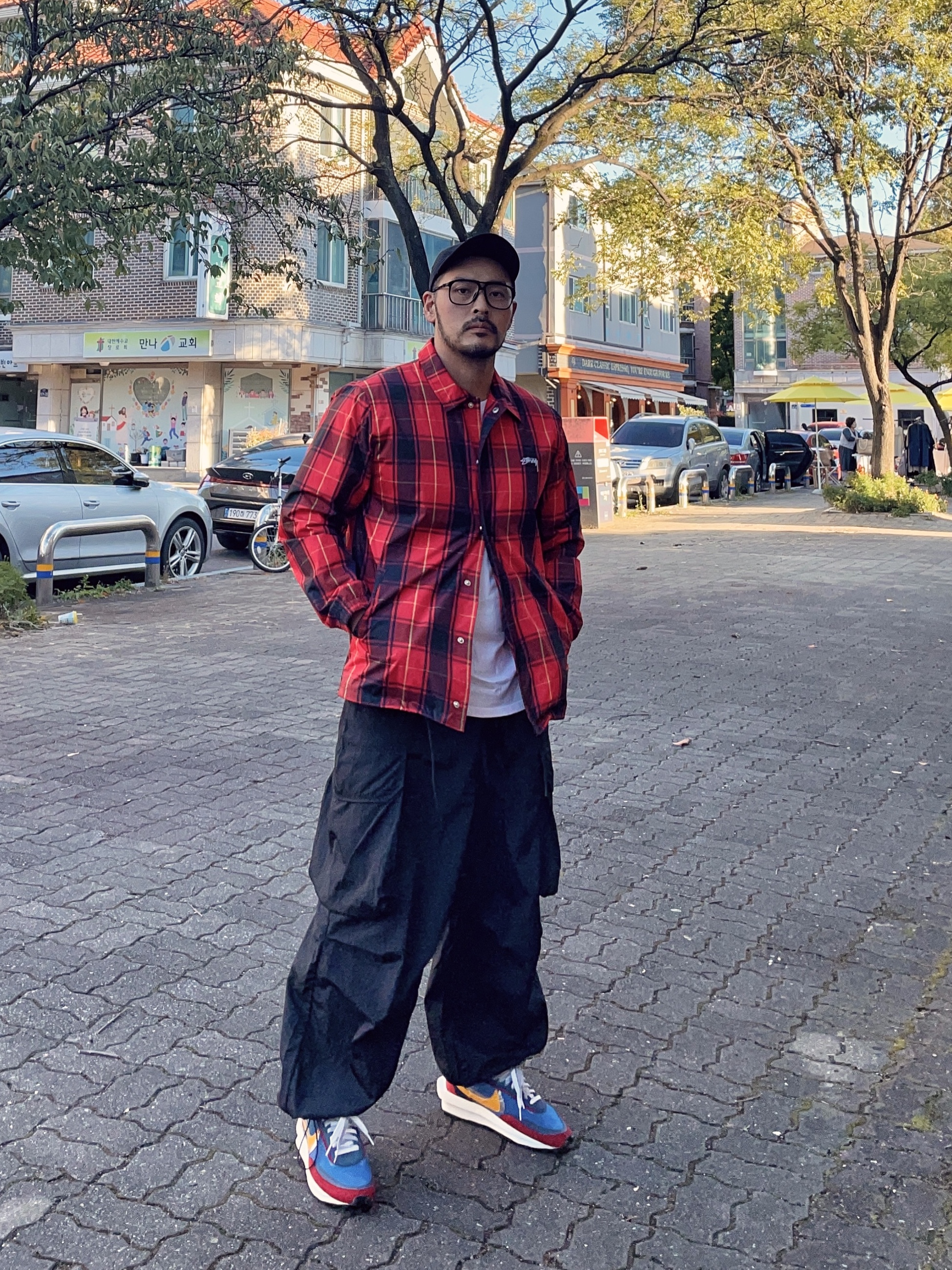 Nike x Sacai LDWaffle Blue Multi 착용 스타일 - 2