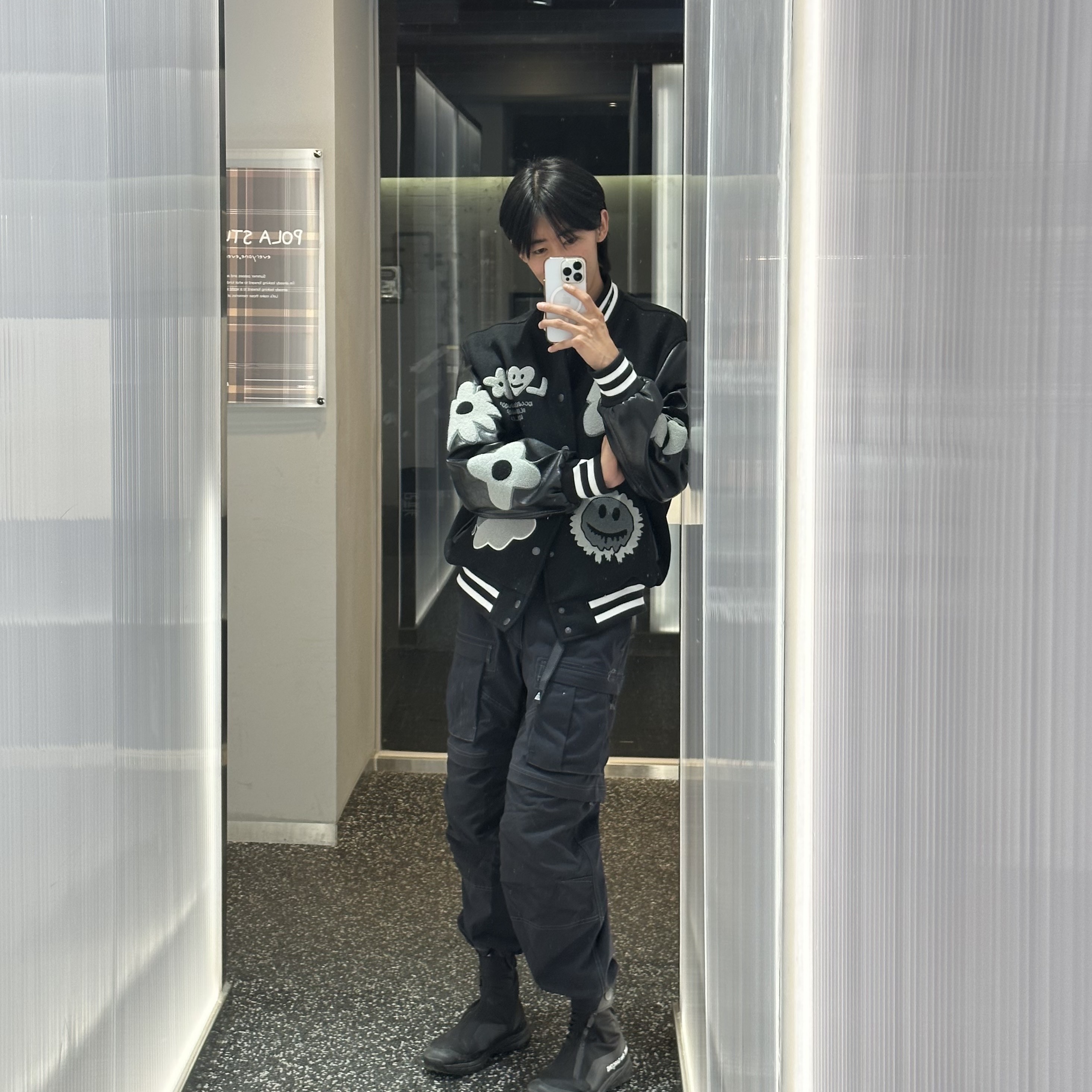 Nike ACG Smith Summit Cargo Pants Black Summit White - Asia, Salomon x Comme des Garcons XA-Alpine 2 Black 착용 스타일
