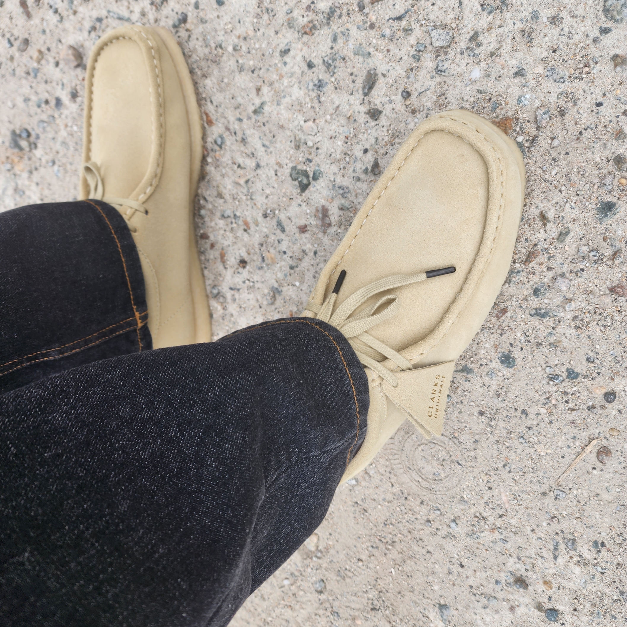 Clarks Wallabee Maple Suede 착용 스타일