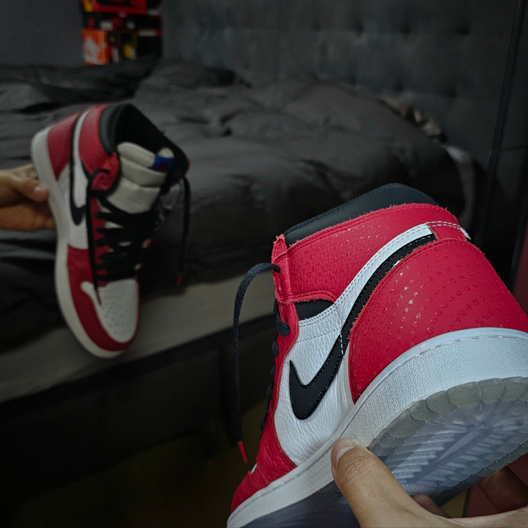 Jordan 1 Retro High Spider-Man Origin Story 착용 스타일 - 3