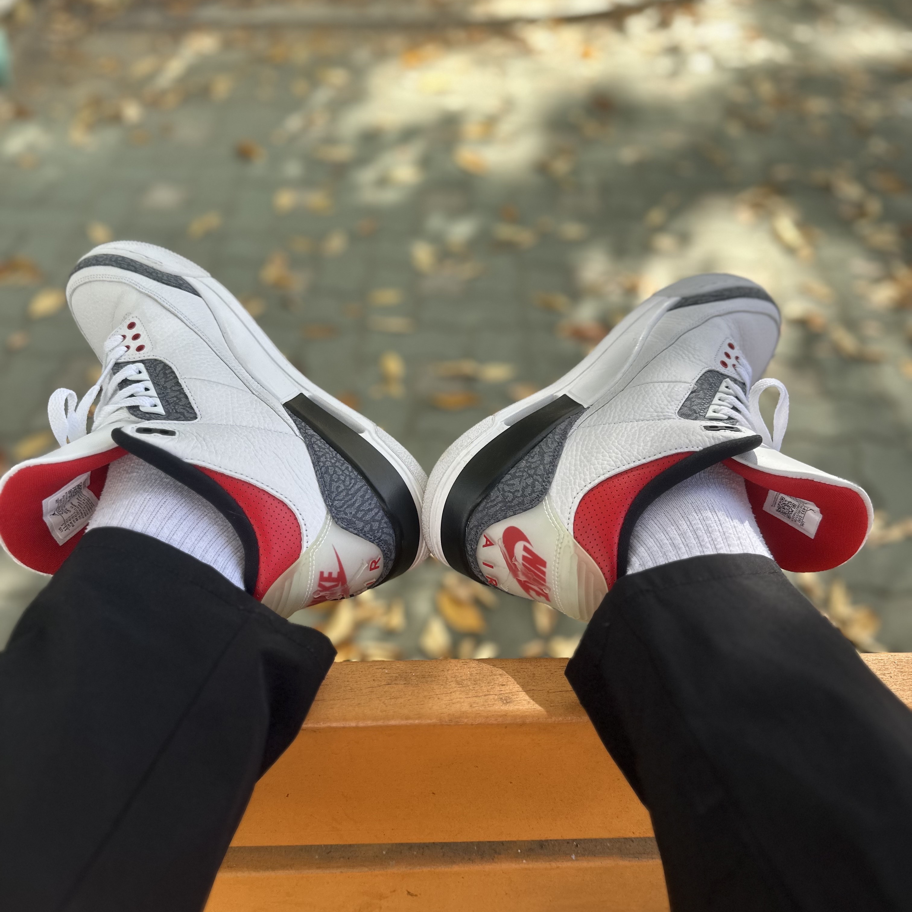 Jordan 3 Retro SE Denim Fire Red 착용 스타일 - 2