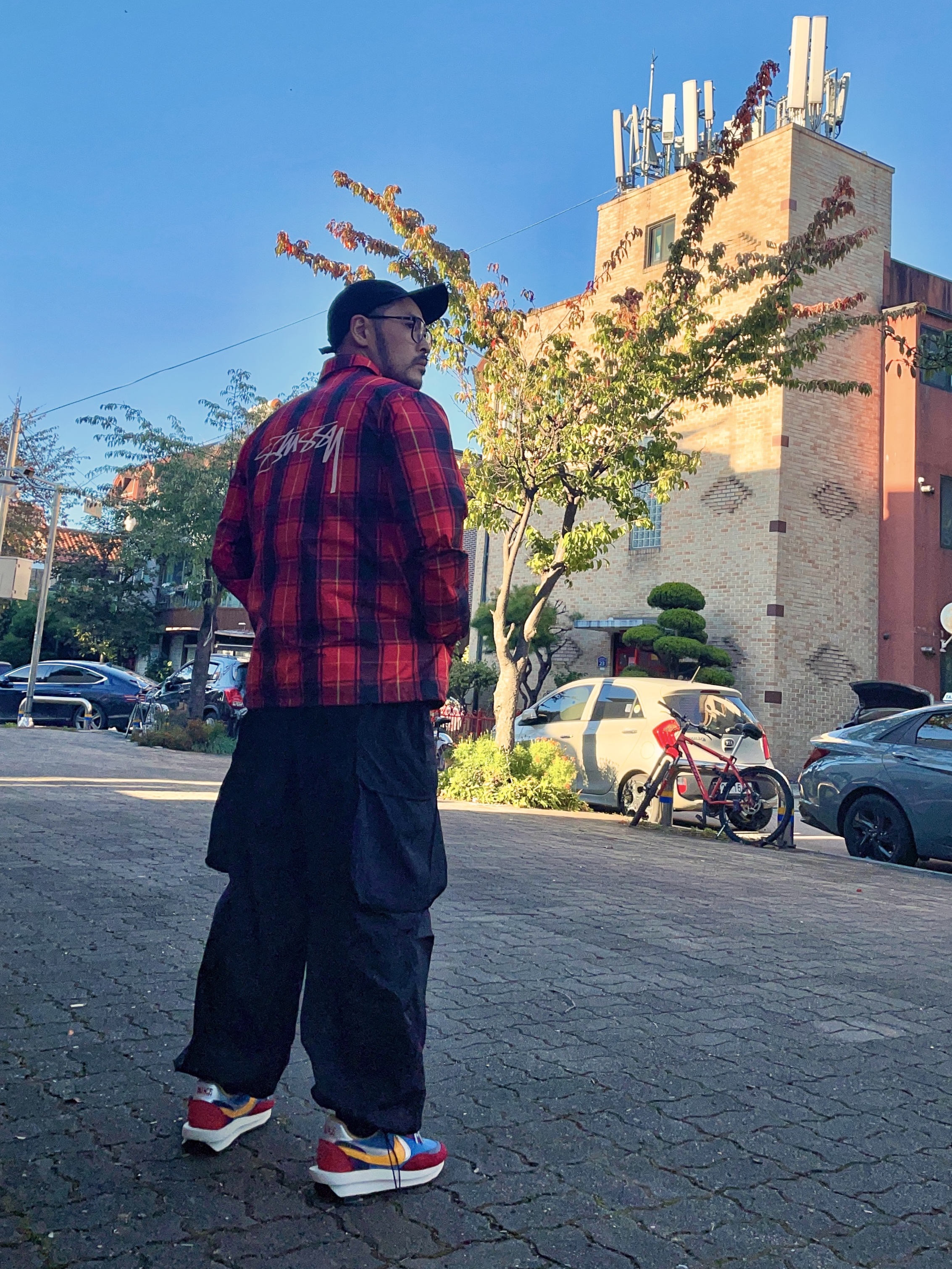 Nike x Sacai LDWaffle Blue Multi 착용 스타일 - 1