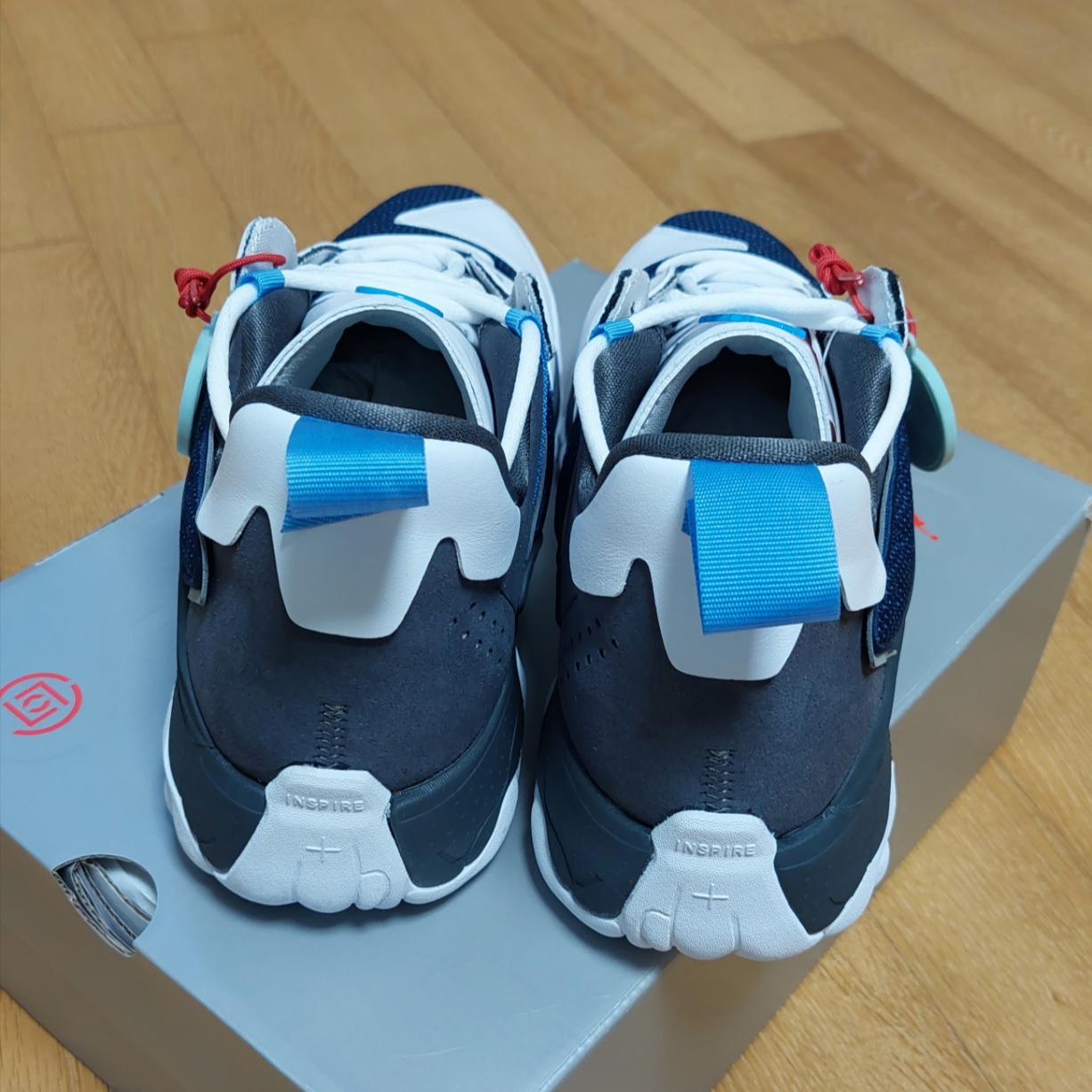 Jordan Delta 2 x Clot SP White University Blue 착용 스타일 - 4