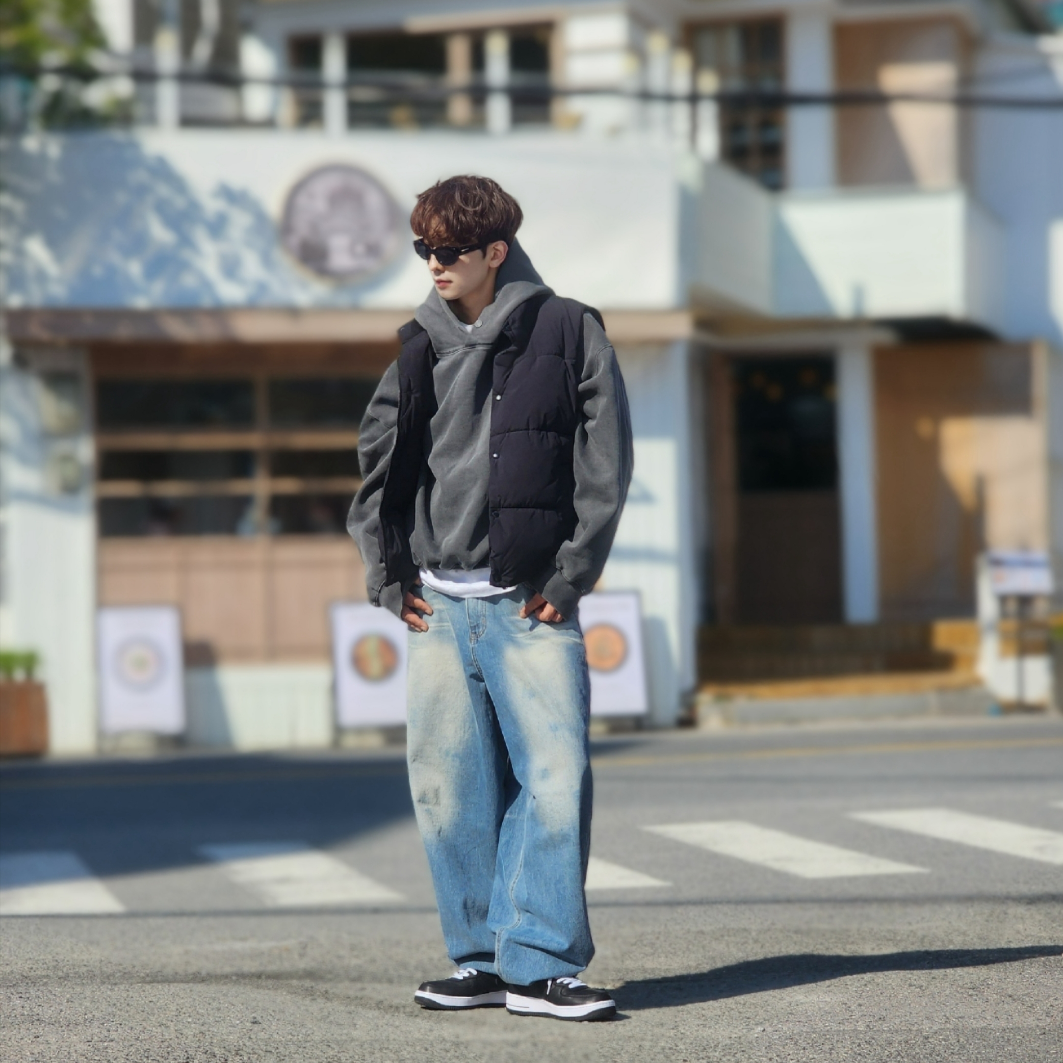 Nike x Stussy Air Force 1 '07 Mid SP Black, Punch Drunk Parties Circle Logo Garment Dyed Hoodie Charcoal 착용 스타일 - 4