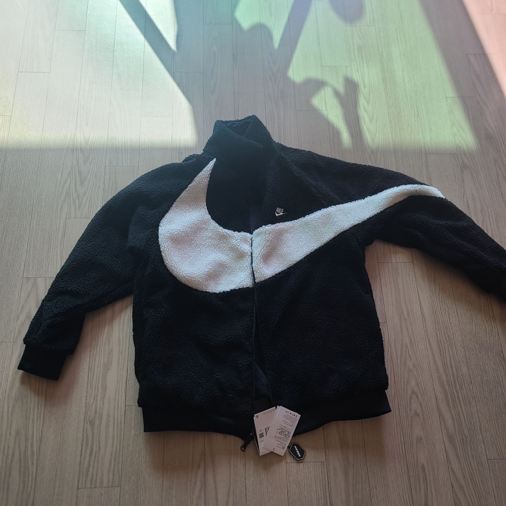 Nike Big Swoosh Full Zip Jacket Black Sail 착용 스타일 - 3