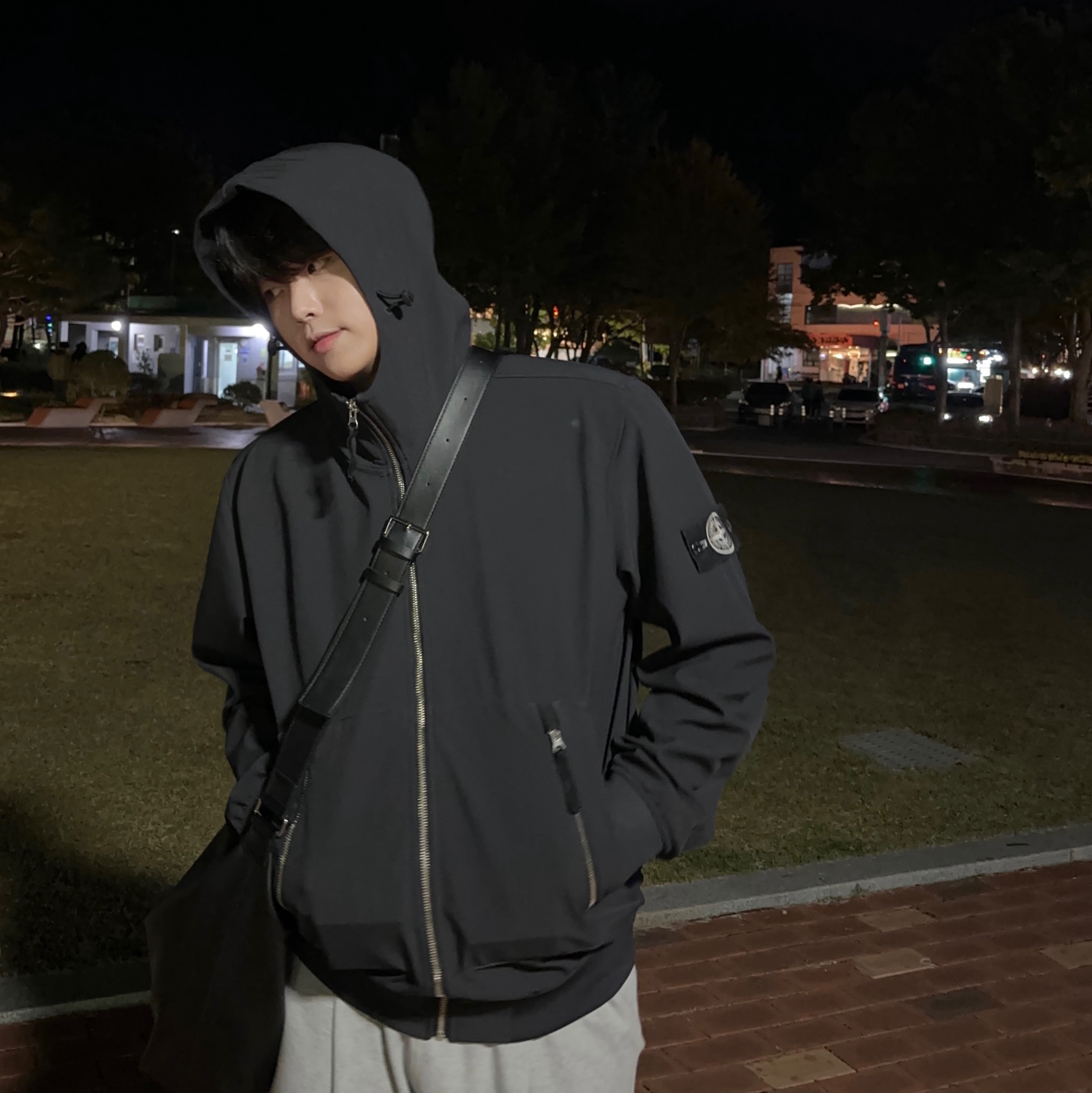 Stone Island 40727 Light Soft Shell Hooded Jacket Black - 21SS 착용 스타일