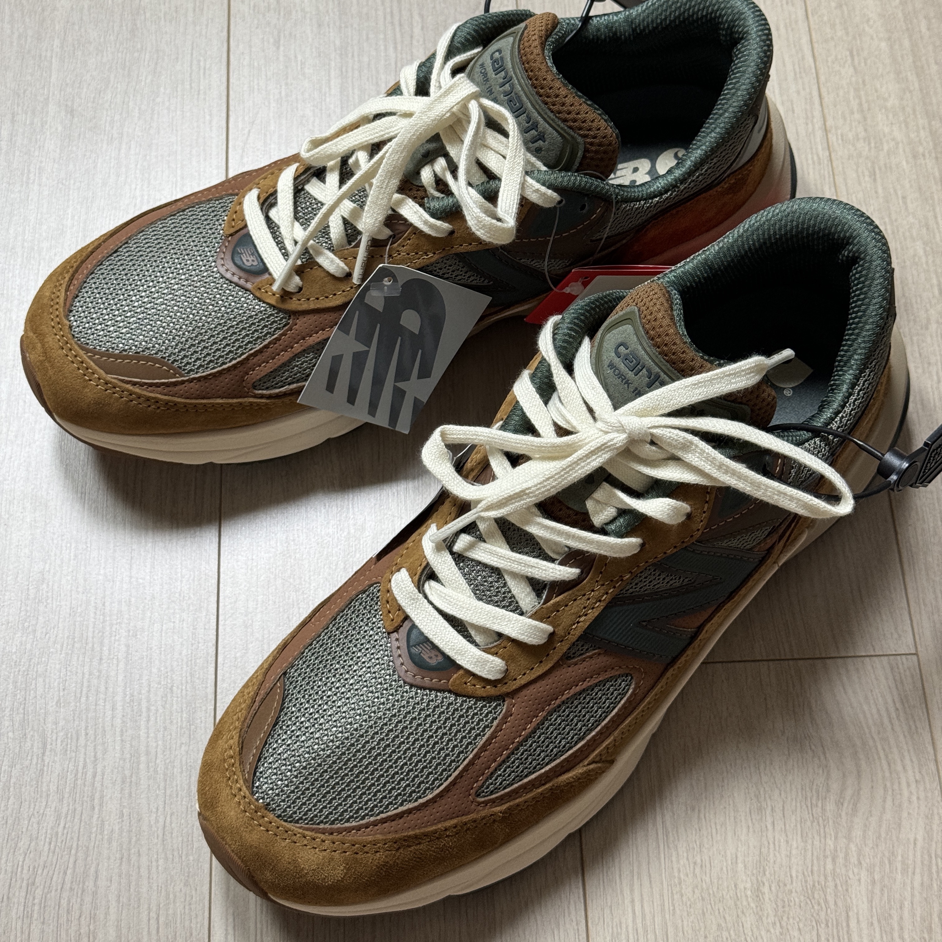 New Balance x Carhartt WIP 990v6 Made in USA Hamilton Brown Military Green 착용 스타일