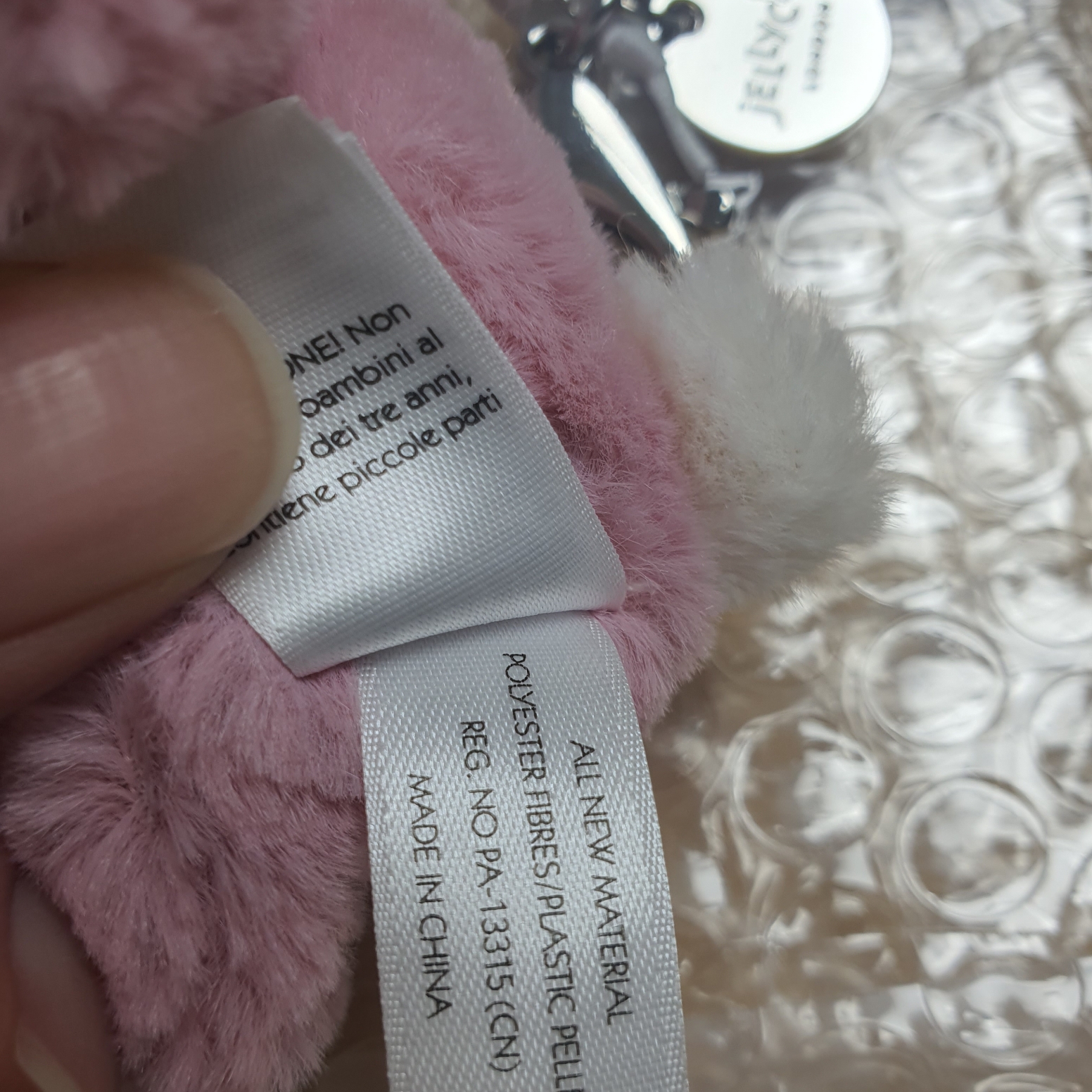 Jellycat Bashful Bunny Bag Charm Tulip 착용 스타일 - 2
